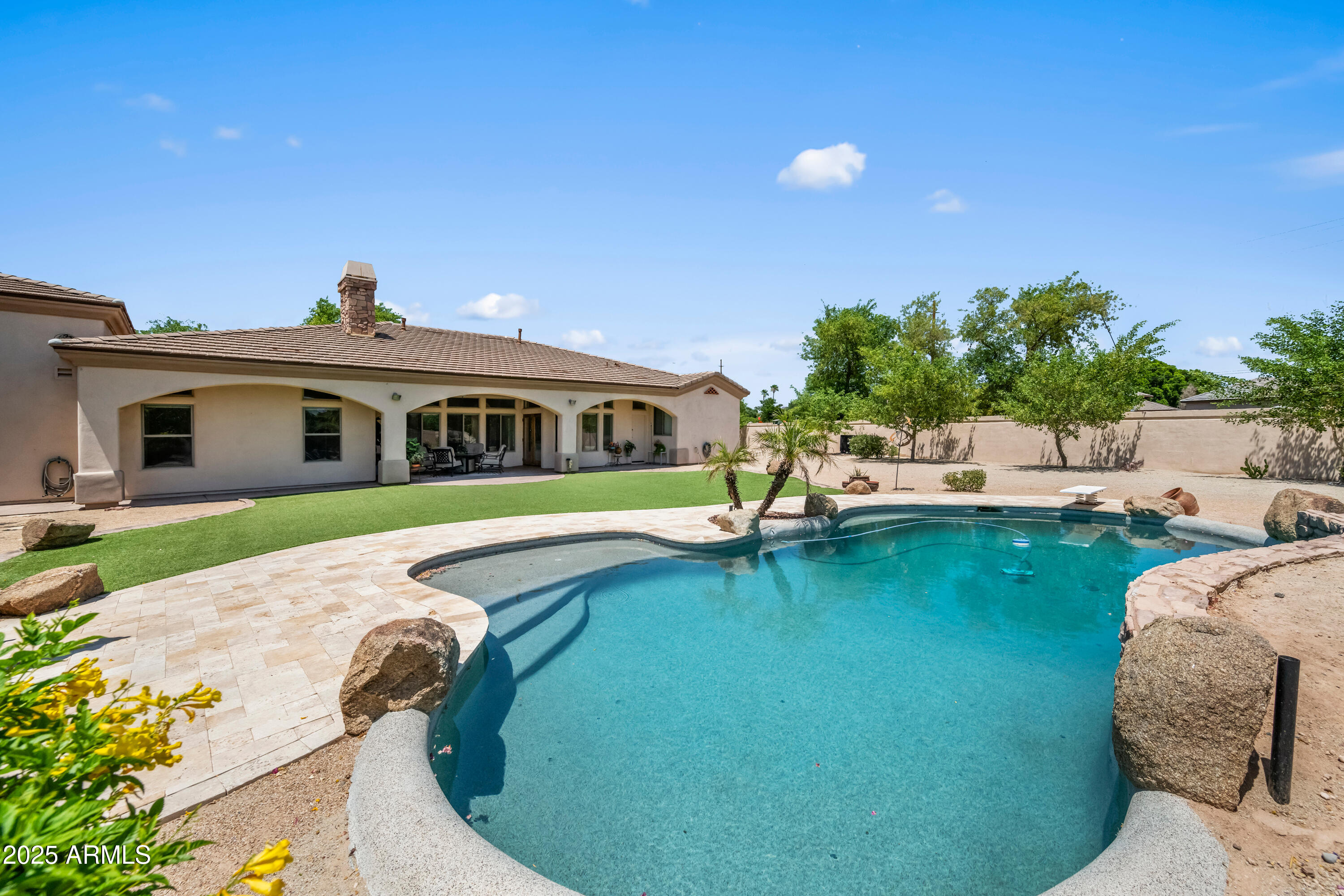 3559 E PEARL Circle