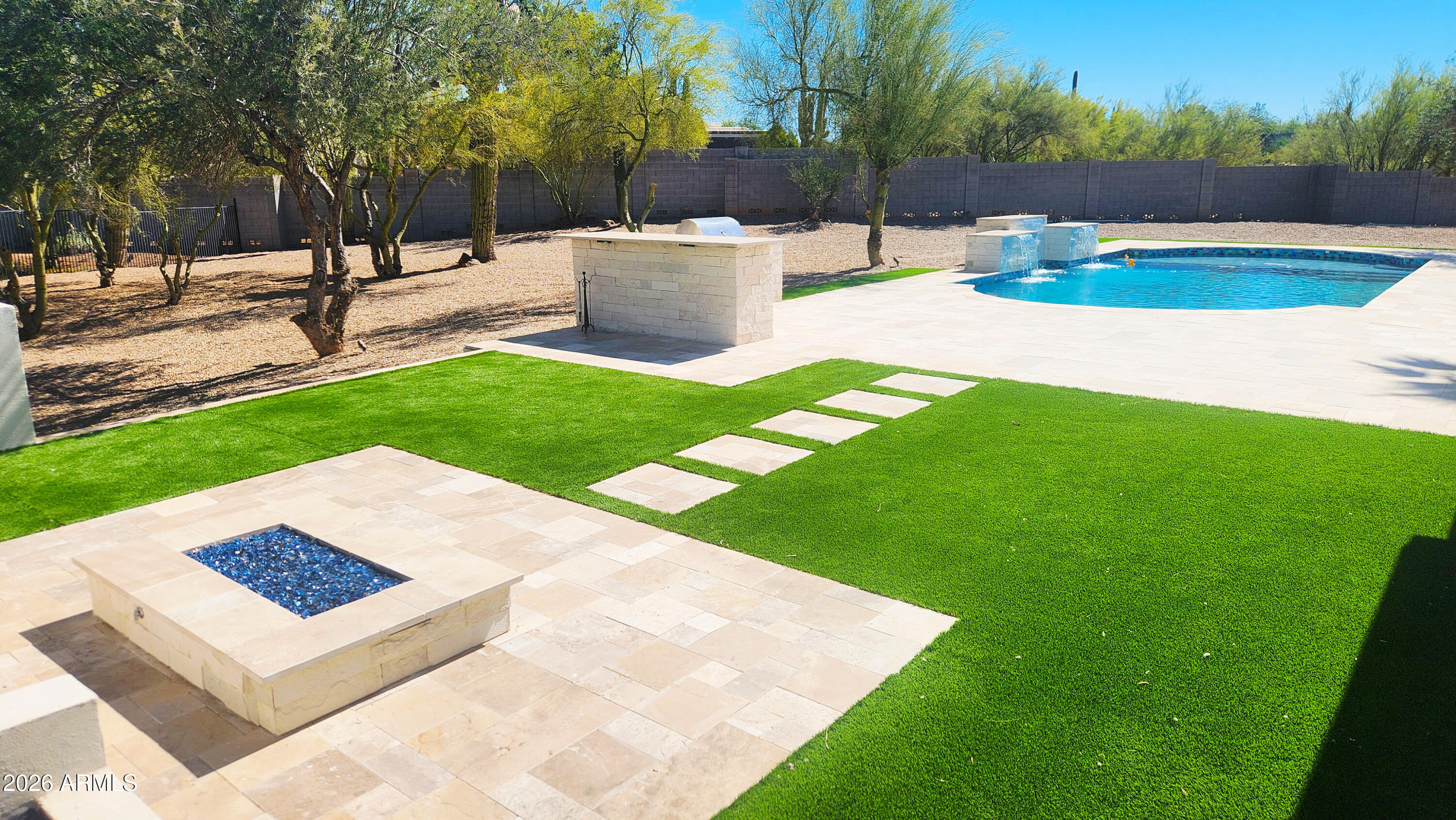 4934 E CALLE DE LAS ESTRELLAS Road