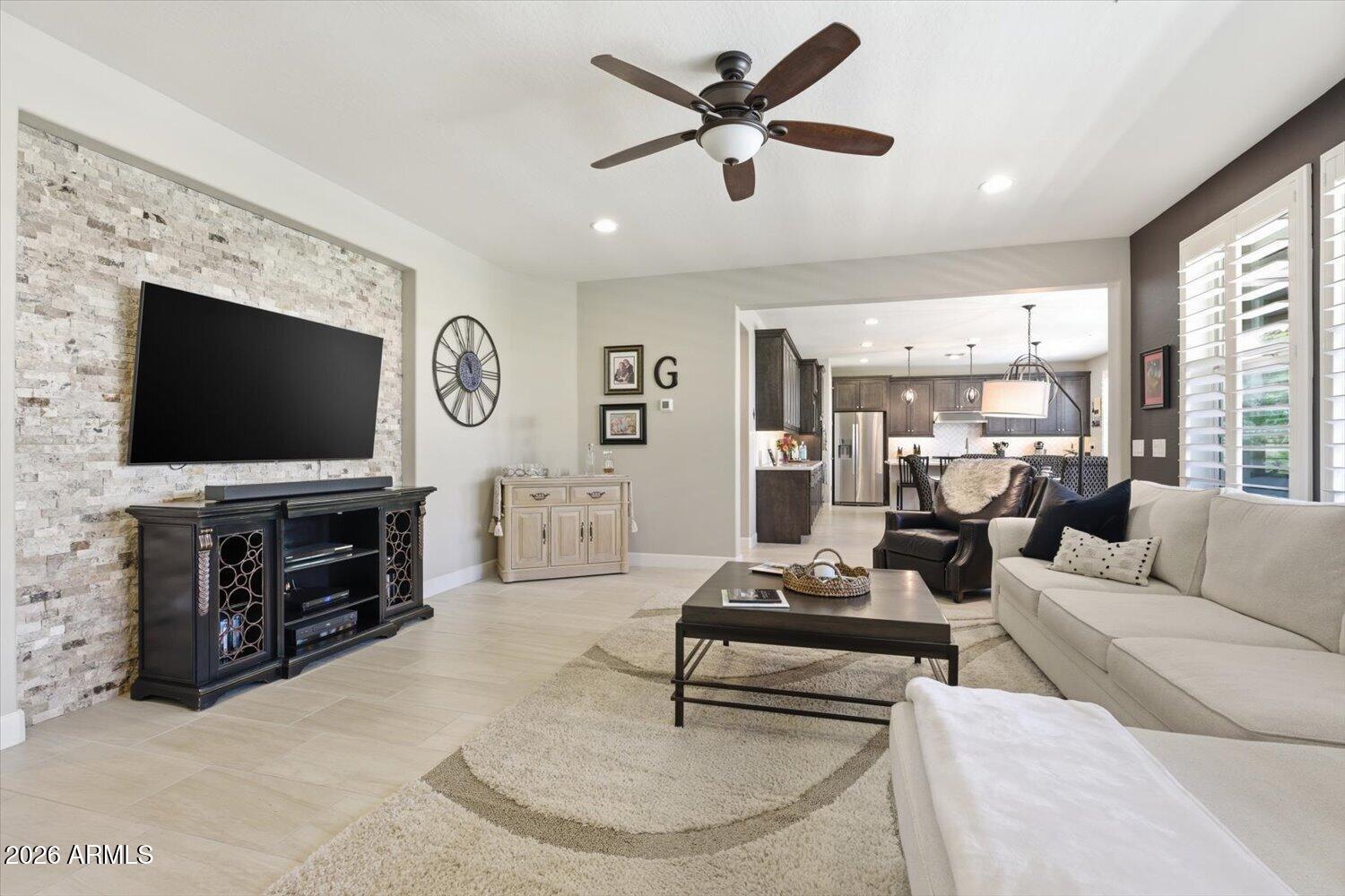 912 W KAIBAB Drive