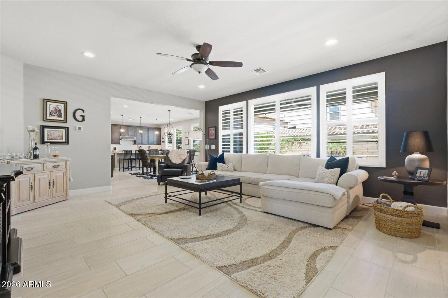 912 W KAIBAB Drive