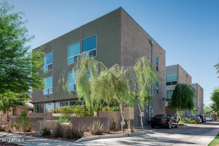 525 E WILLETTA Street 8