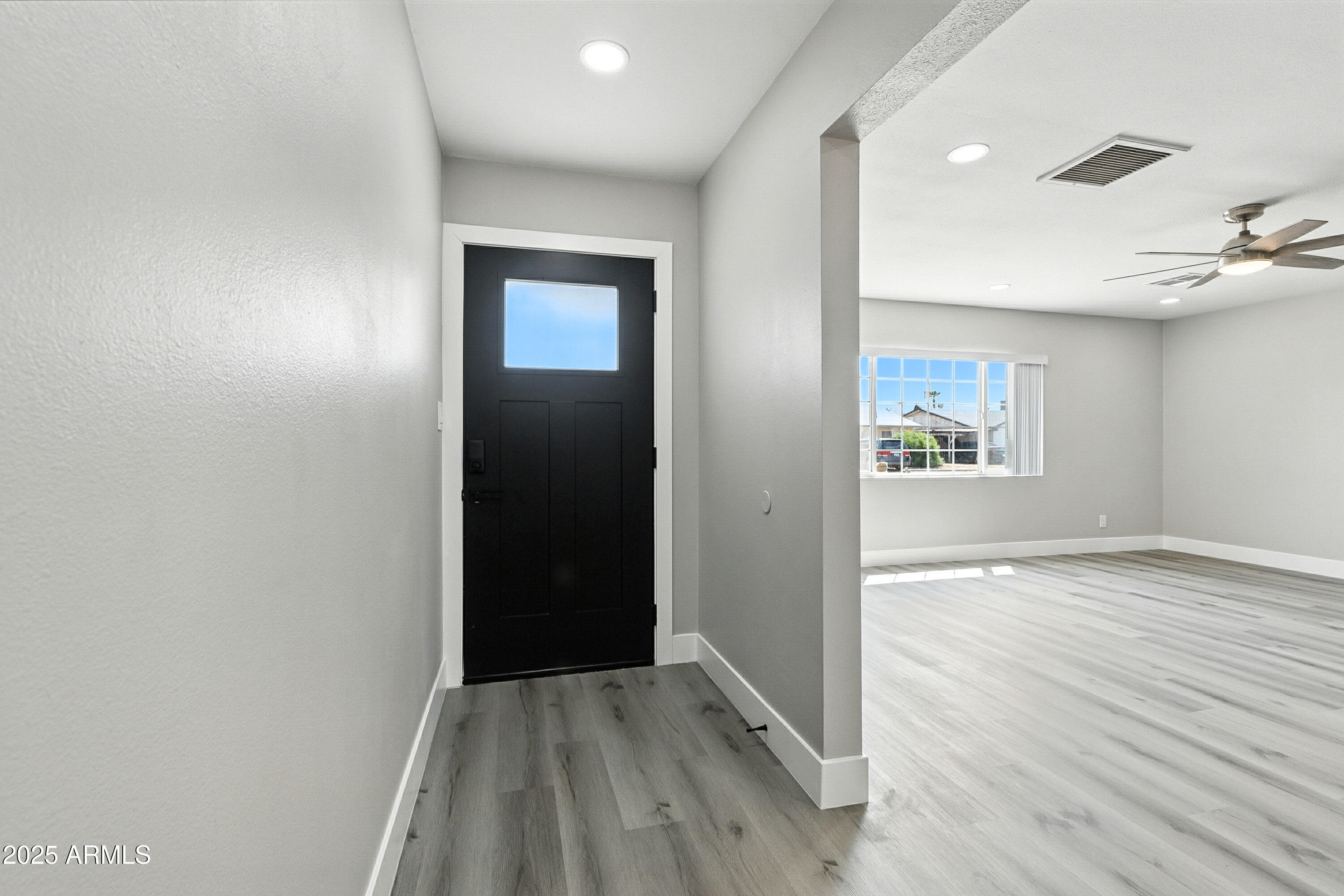 3122 W JOAN DE ARC Avenue