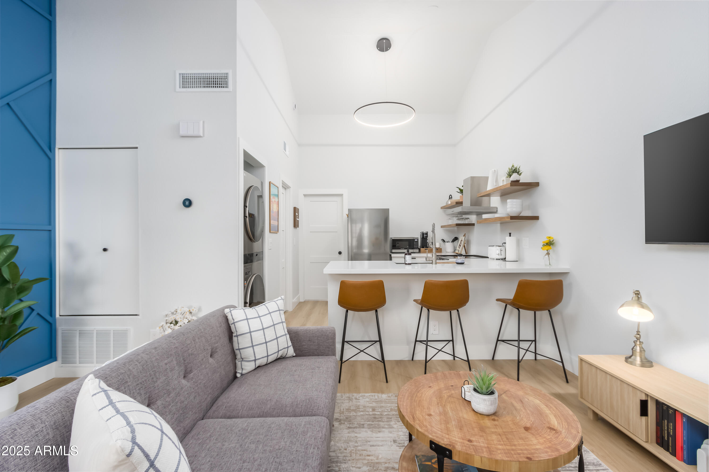 5704 E AIRE LIBRE Avenue 2051