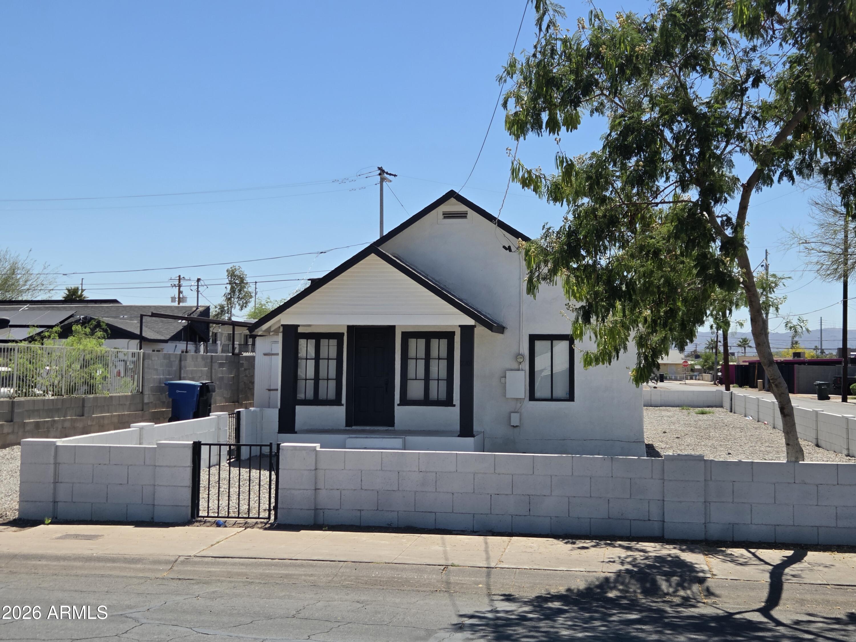 2201 E PORTLAND Street