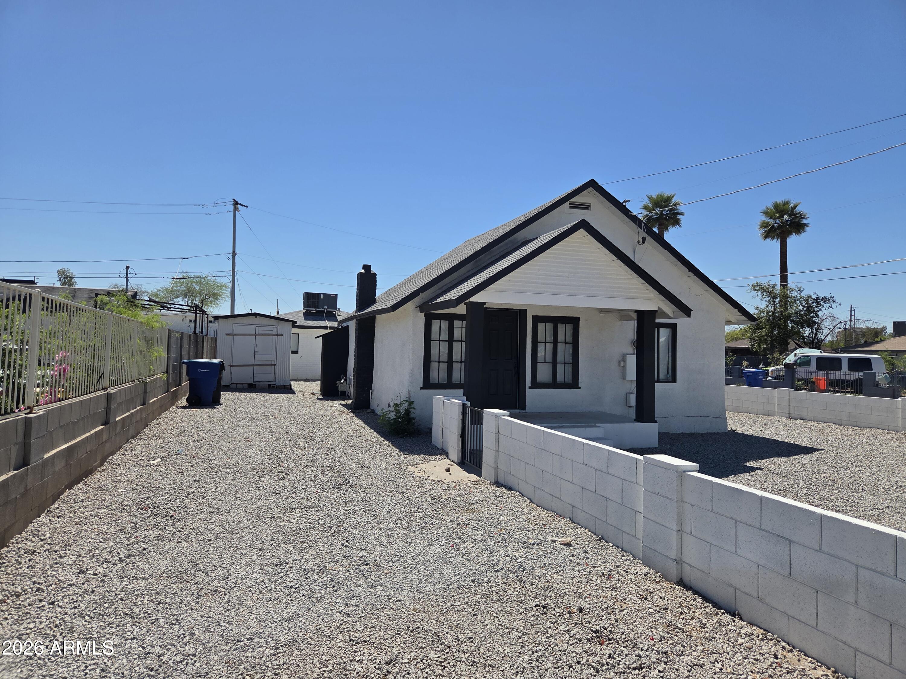 2201 E PORTLAND Street