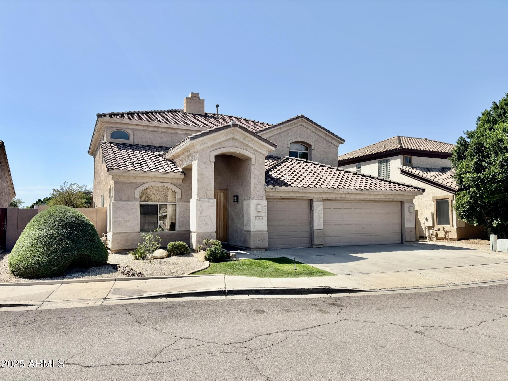 2461 E BINNER Drive
