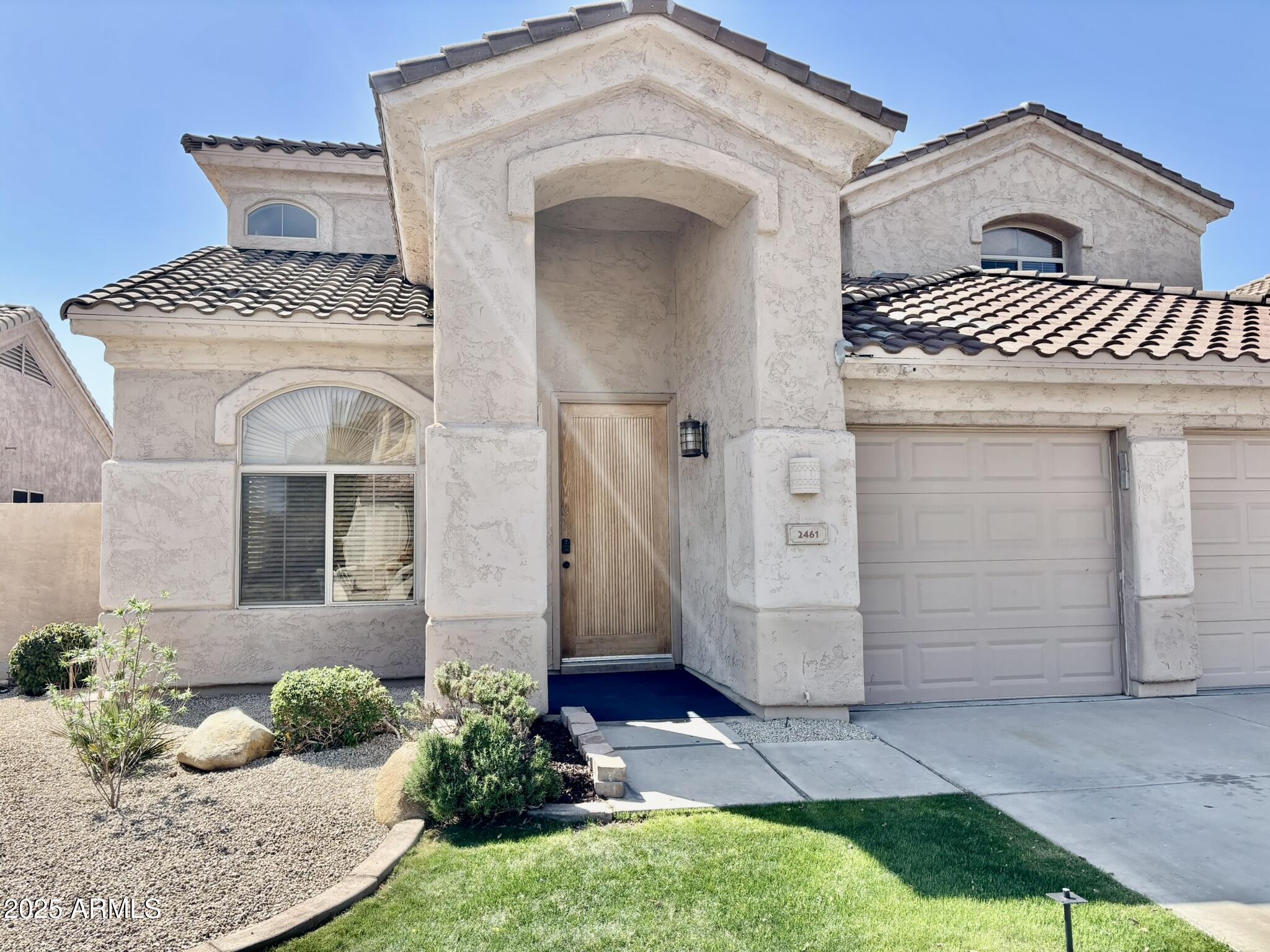 2461 E BINNER Drive