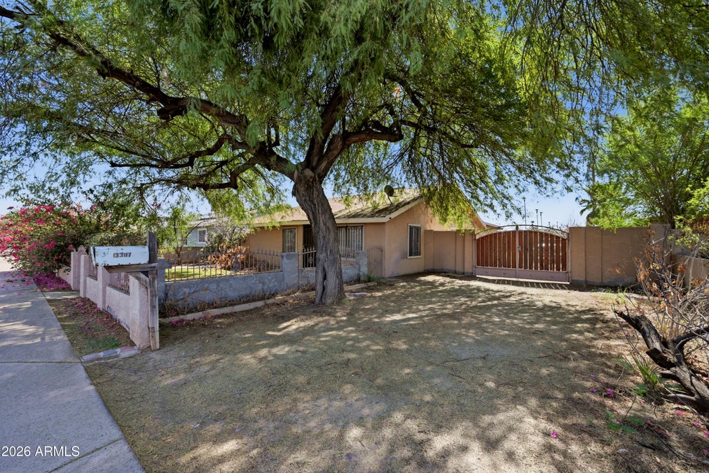 Photo of 3307 W Palm Lane, Phoenix, AZ 85009 (MLS # 7091914)