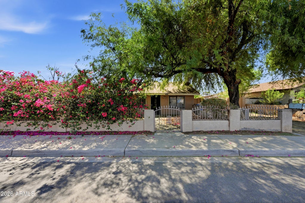 Photo of 3307 W Palm Lane, Phoenix, AZ 85009 (MLS # 7091914)