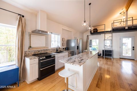 829 N 8TH Avenue Phoenix AZ 85007