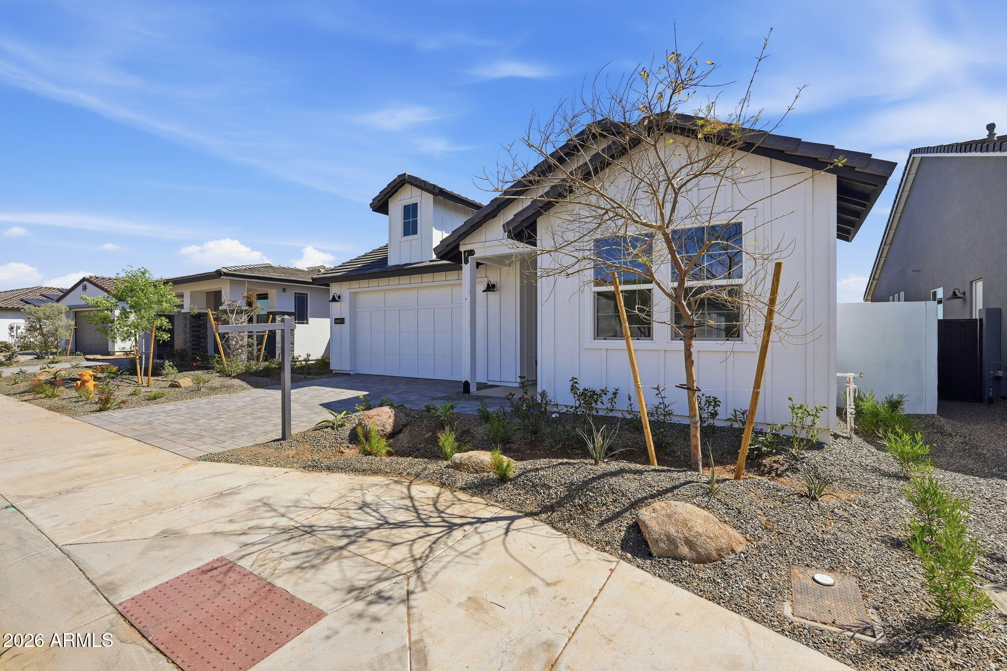 10853 N BLAKELY Street