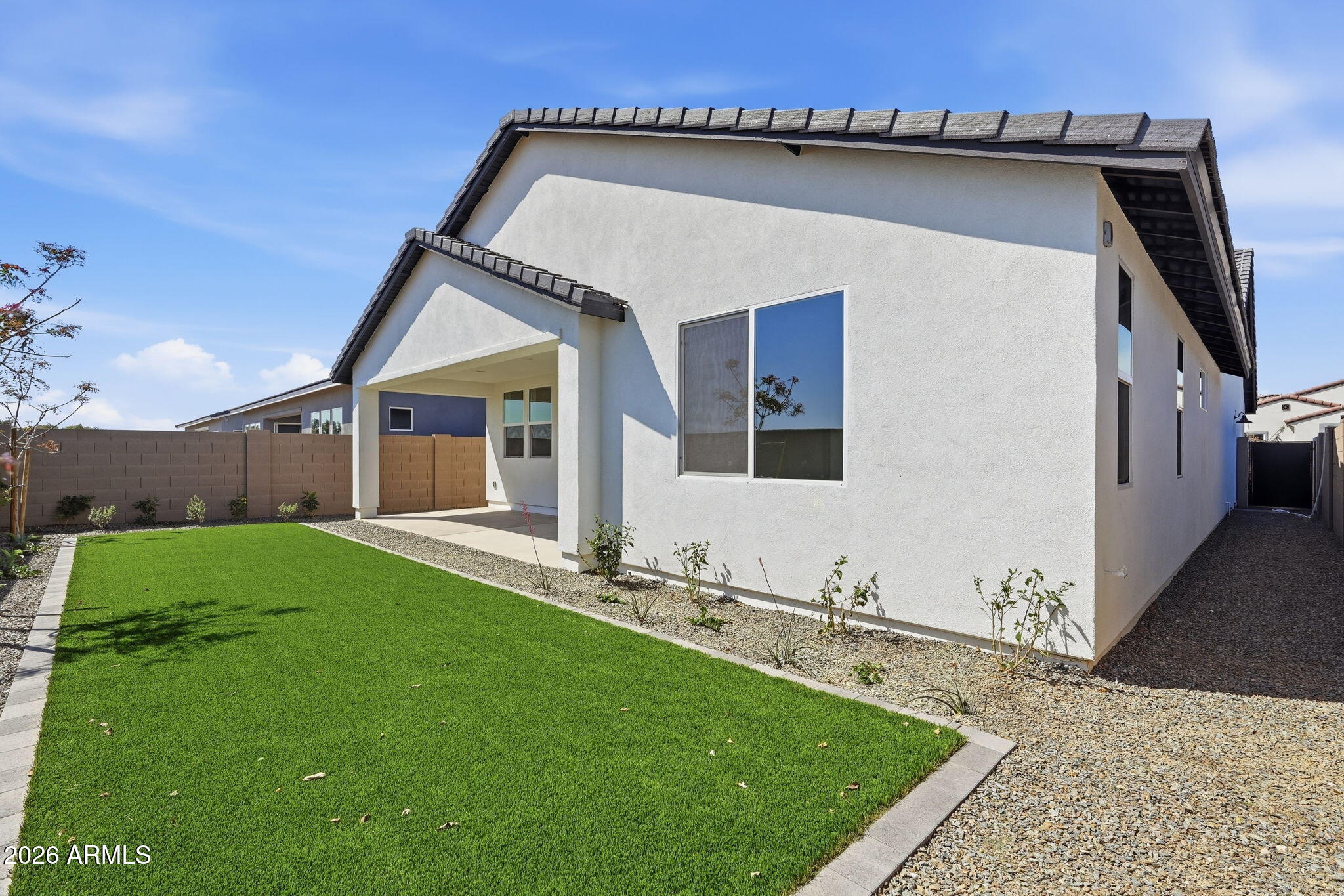 10853 N BLAKELY Street