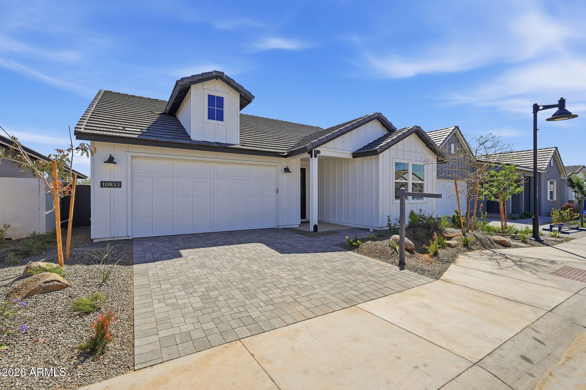 10853 N BLAKELY Street