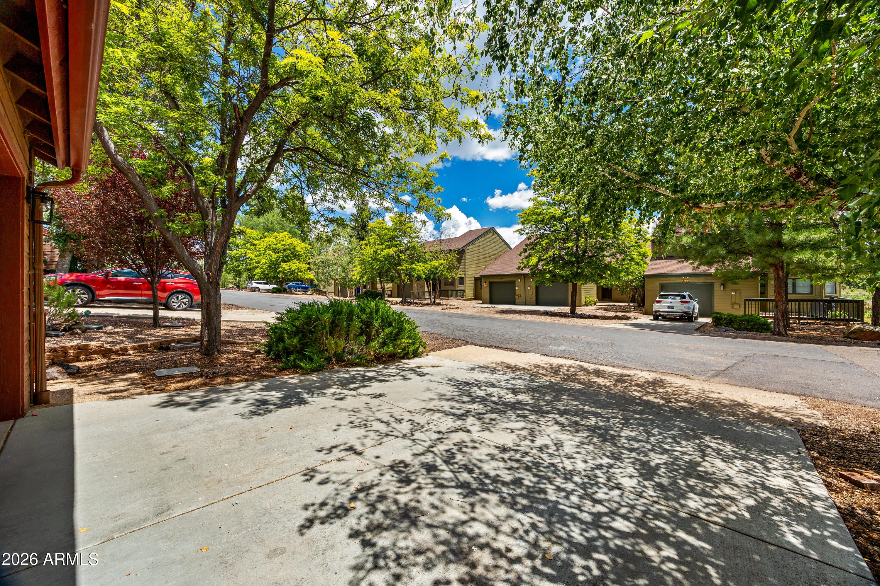 3186 E RAINBOW Lane