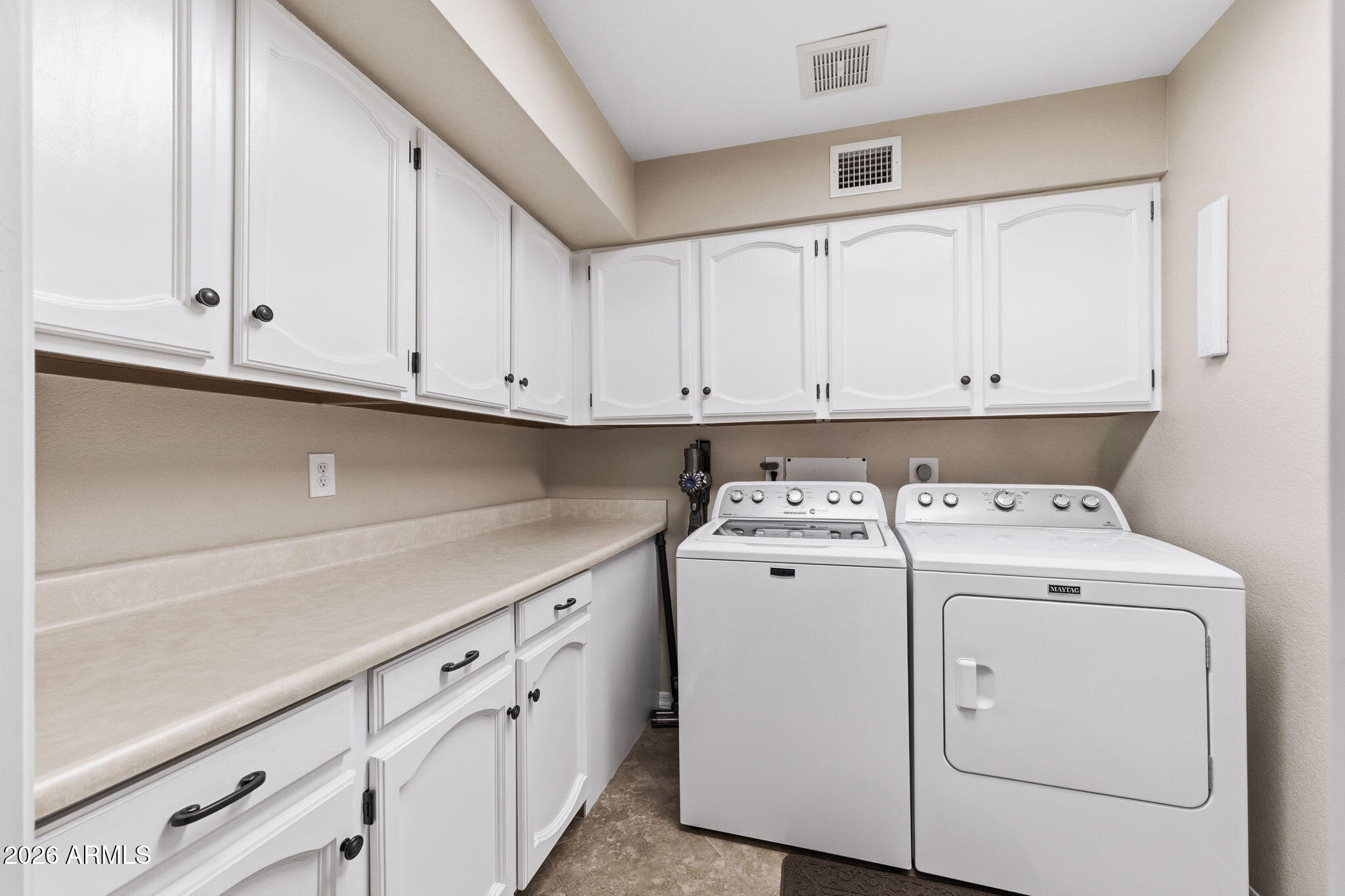 Mesa, Arizona, 85206, United States, 3 Bedrooms Bedrooms, ,2 BathroomsBathrooms,Residential,Active,2018451