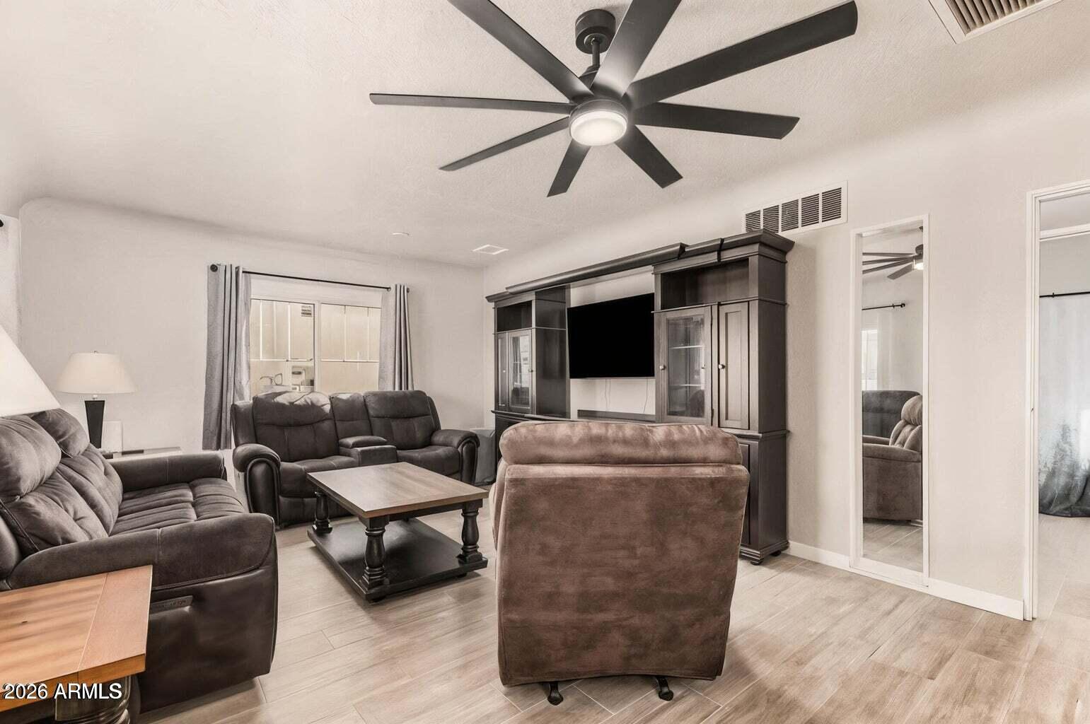 MESA ARIZONA - Residential Income