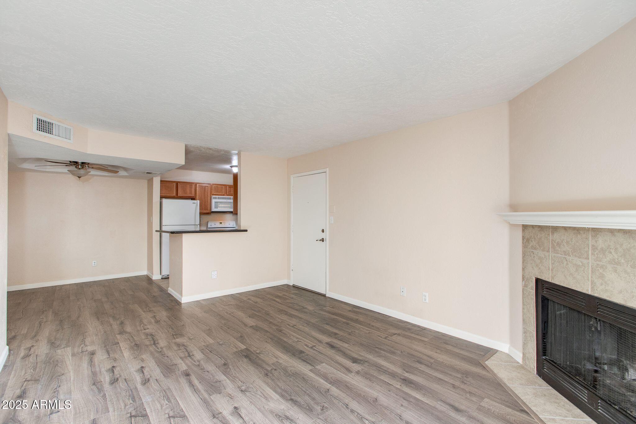 3845 E GREENWAY Road 107