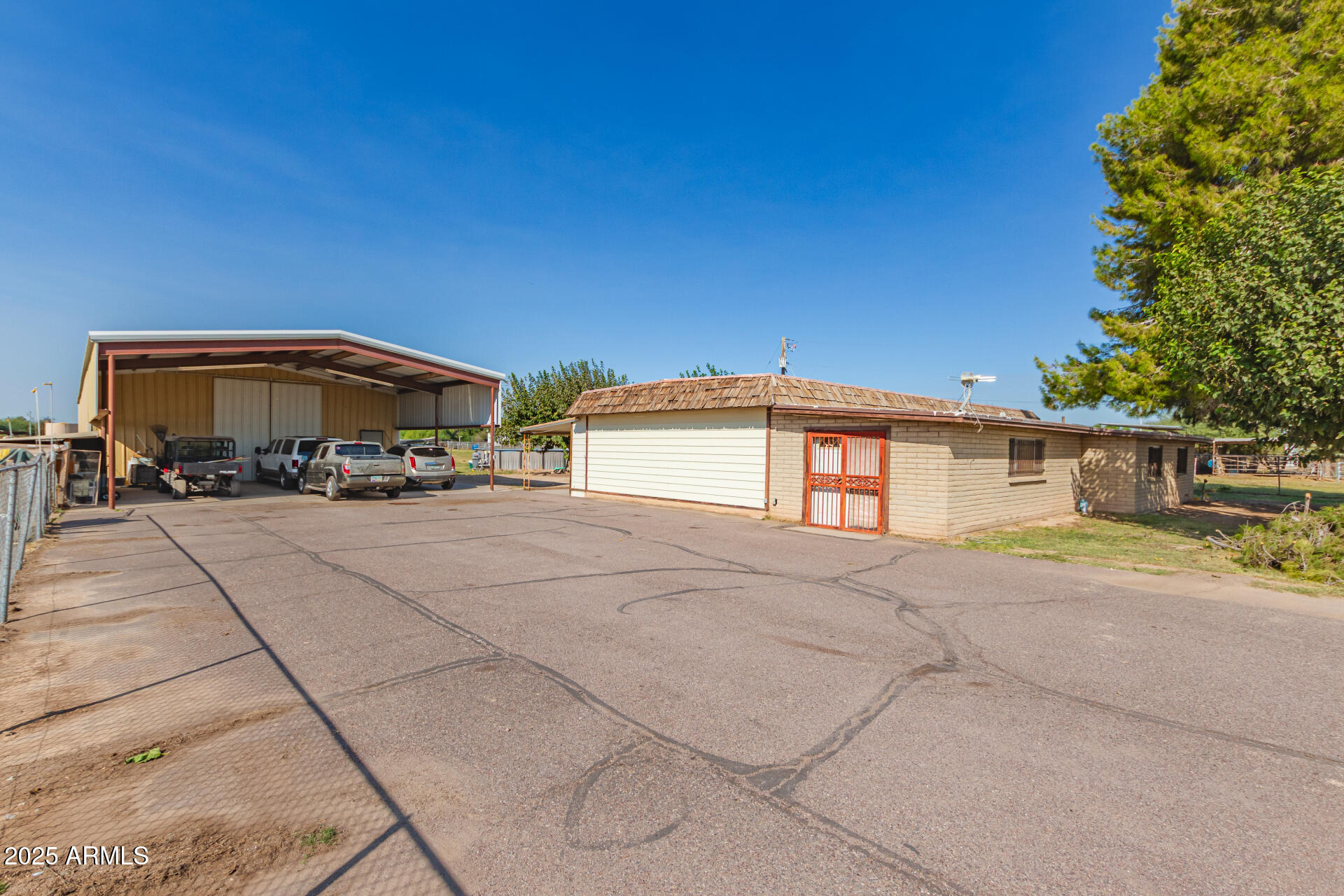 2300 S Jackrabbit Trail --