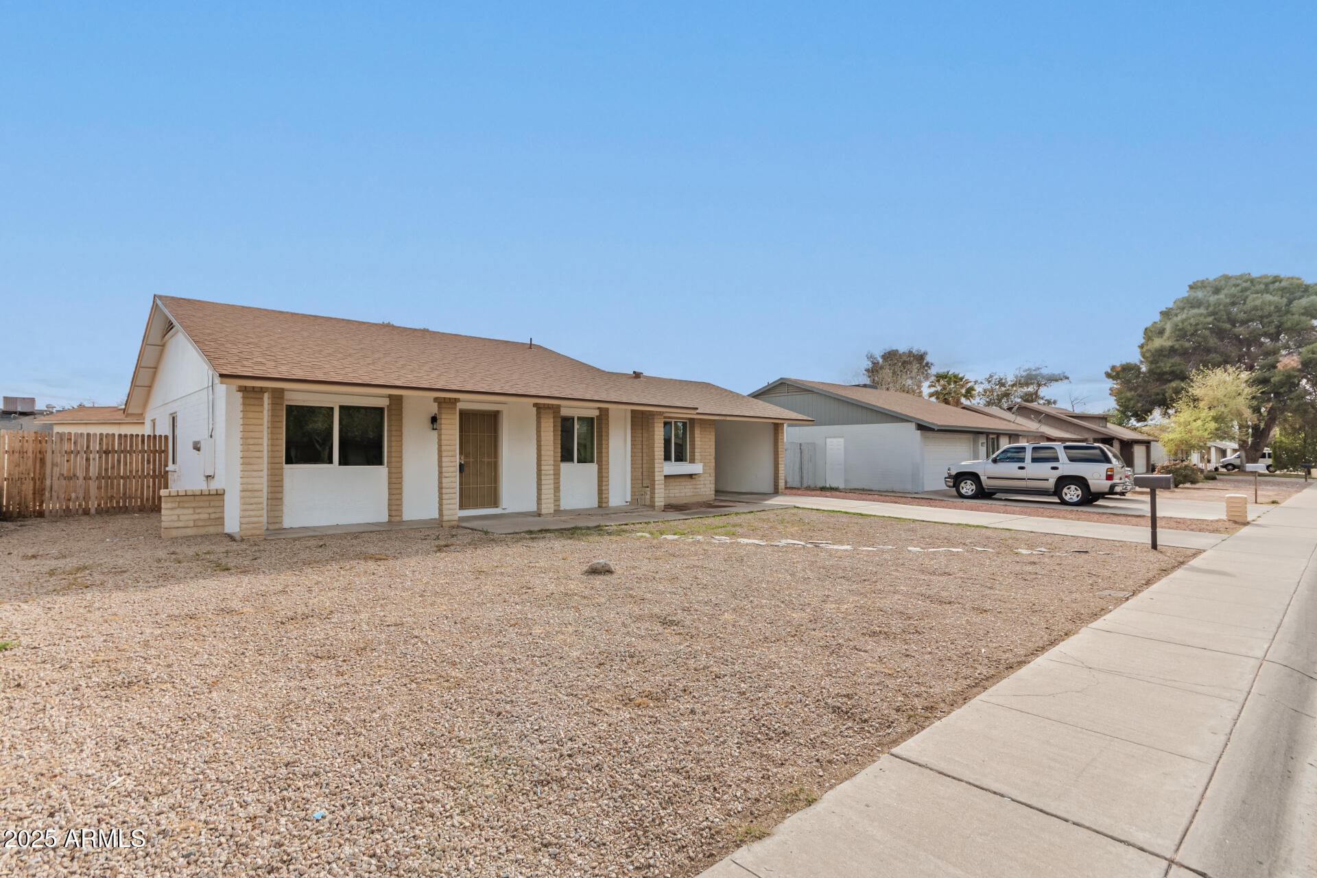 7723 W CORA Lane