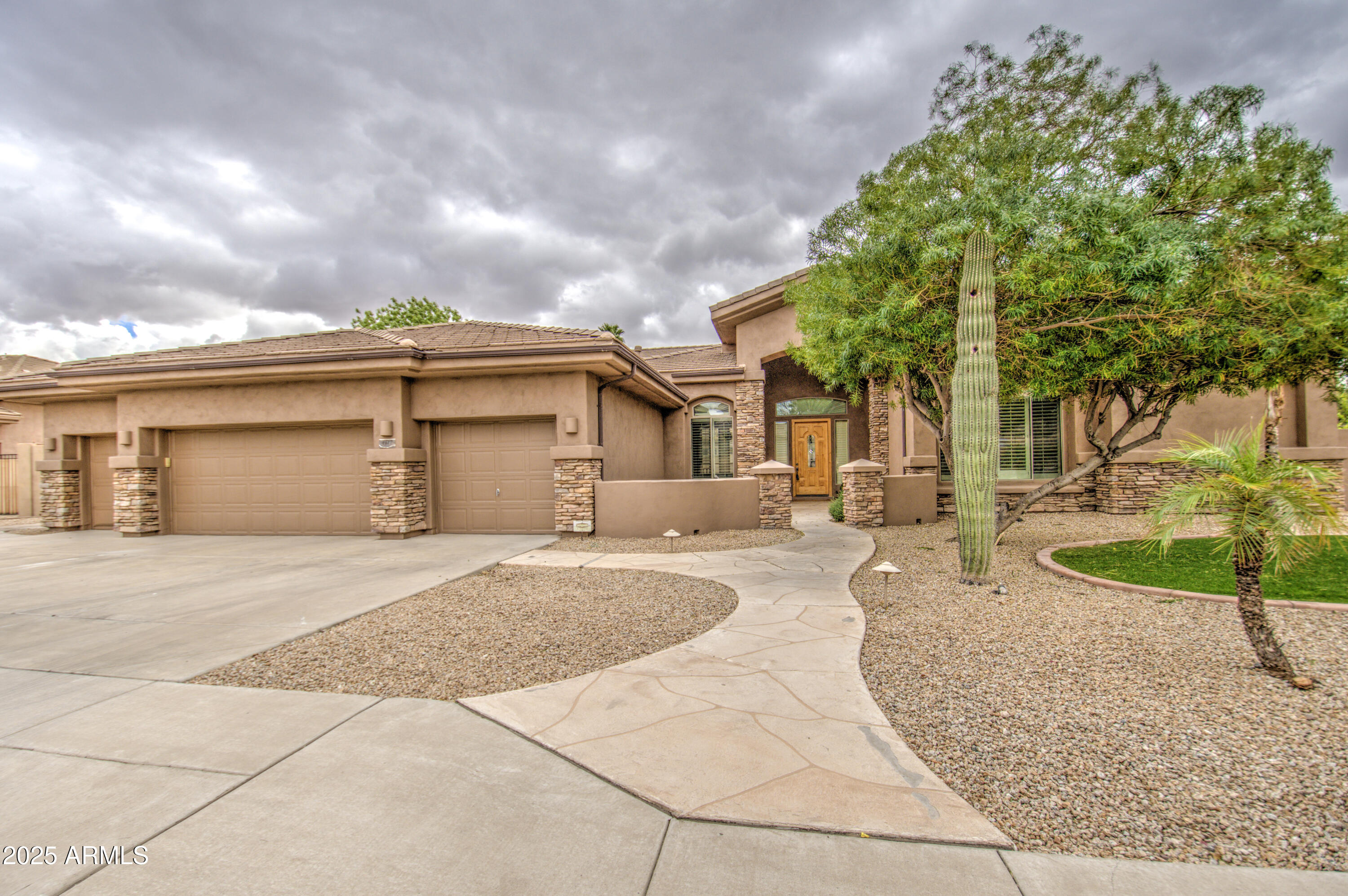 4417 W LAWLER Loop