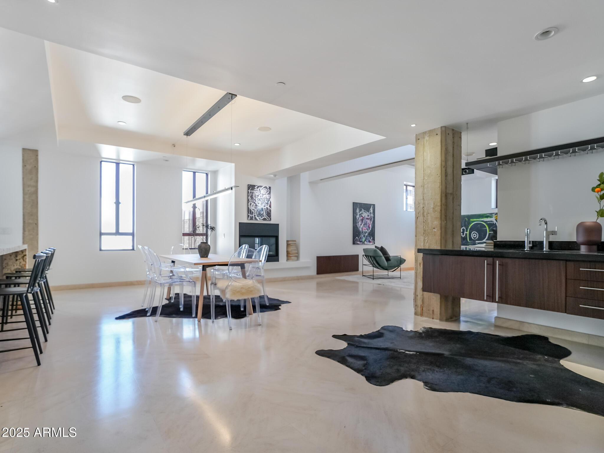 114 W ADAMS Street PH