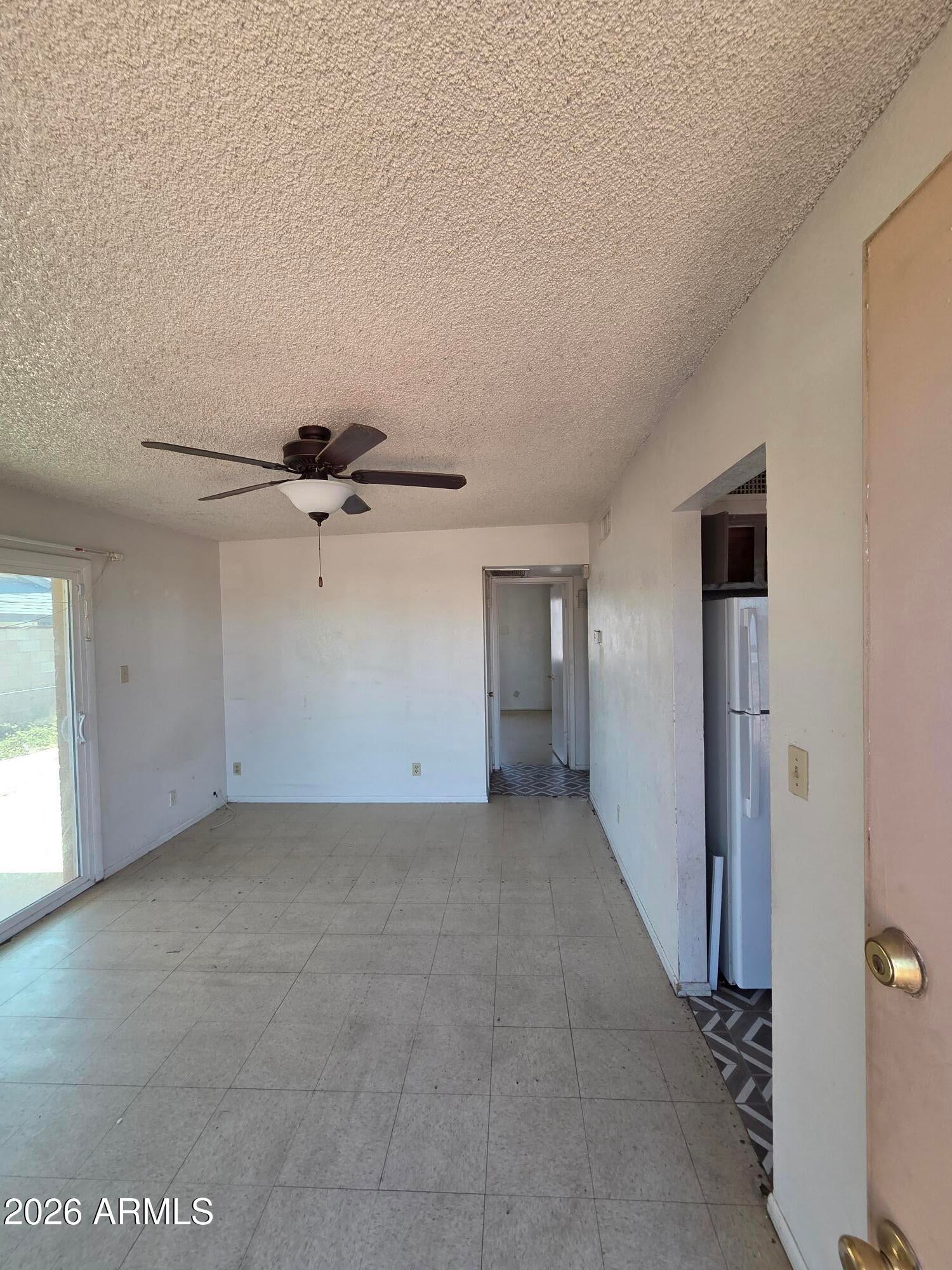 309 W DESERT Drive