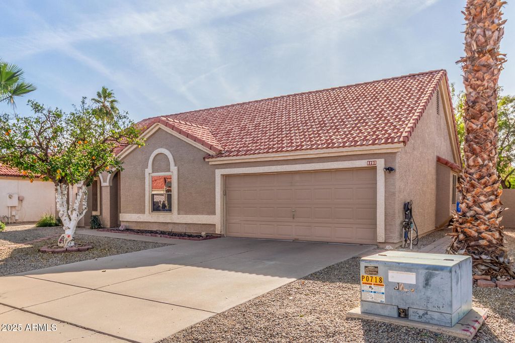 Photo of 1231 E Campbell Avenue, Gilbert, AZ 85234 (MLS # 6962345)