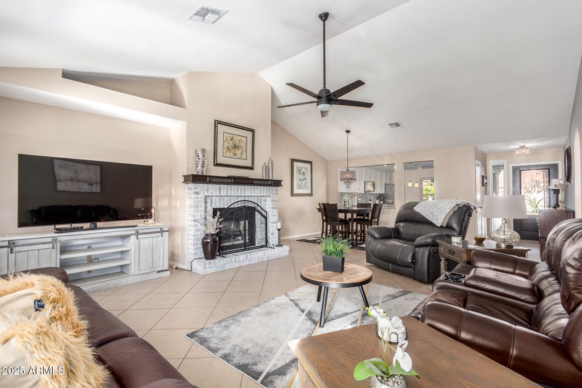 1231 E CAMPBELL Avenue