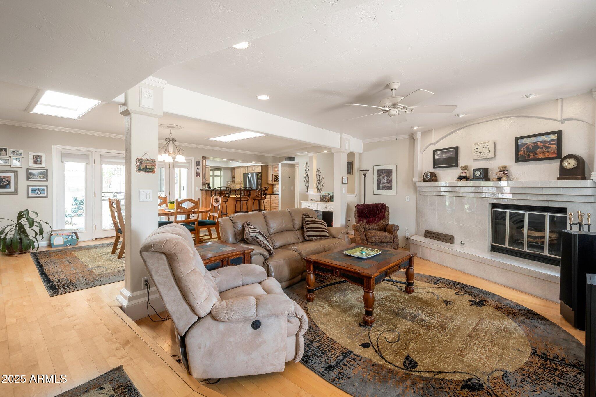 Homes 4 2125 E ELMWOOD Street