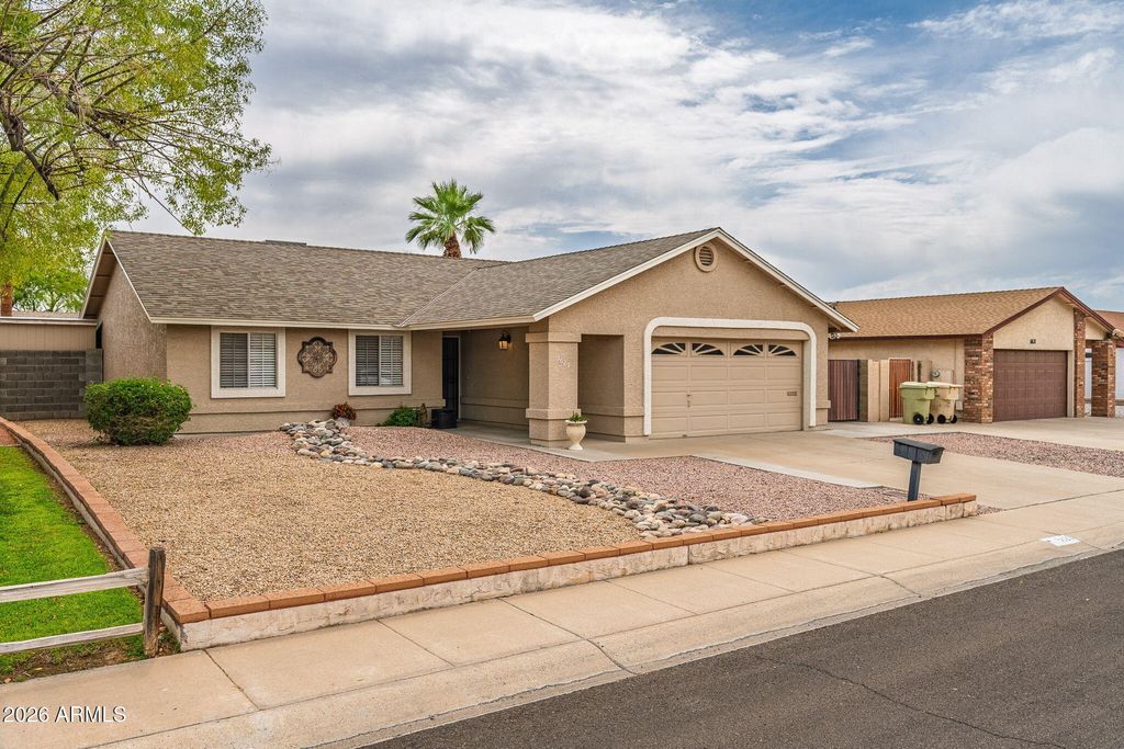 Photo of 5625 W Sunnyside Drive, Glendale, AZ 85304 (MLS # 7014045)