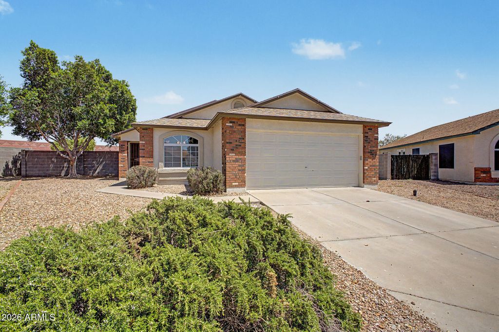 Photo of 737 N Layton, Mesa, AZ 85207 (MLS # 7022234)