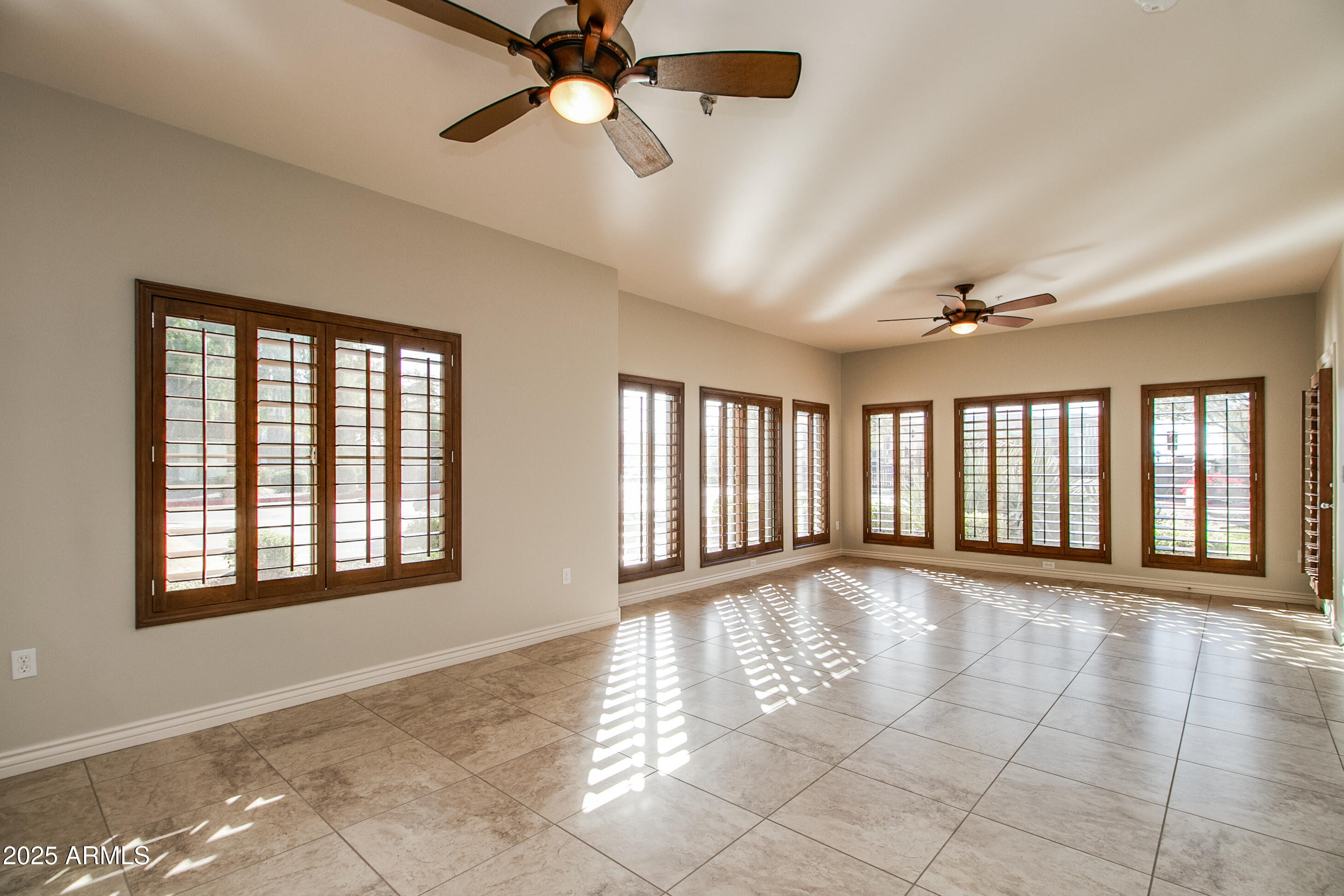 5350 E DEER VALLEY Drive 1433