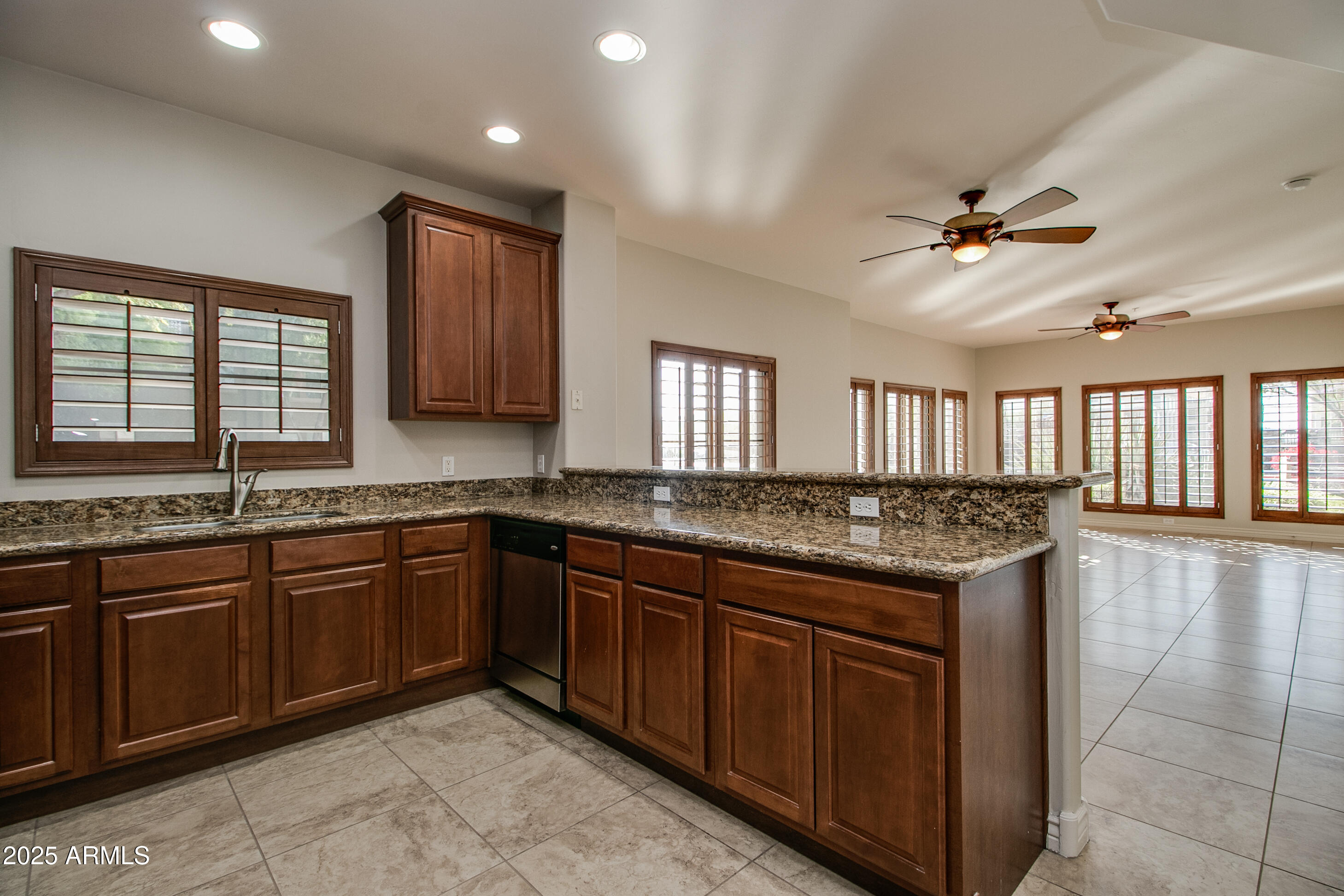5350 E DEER VALLEY Drive 1433