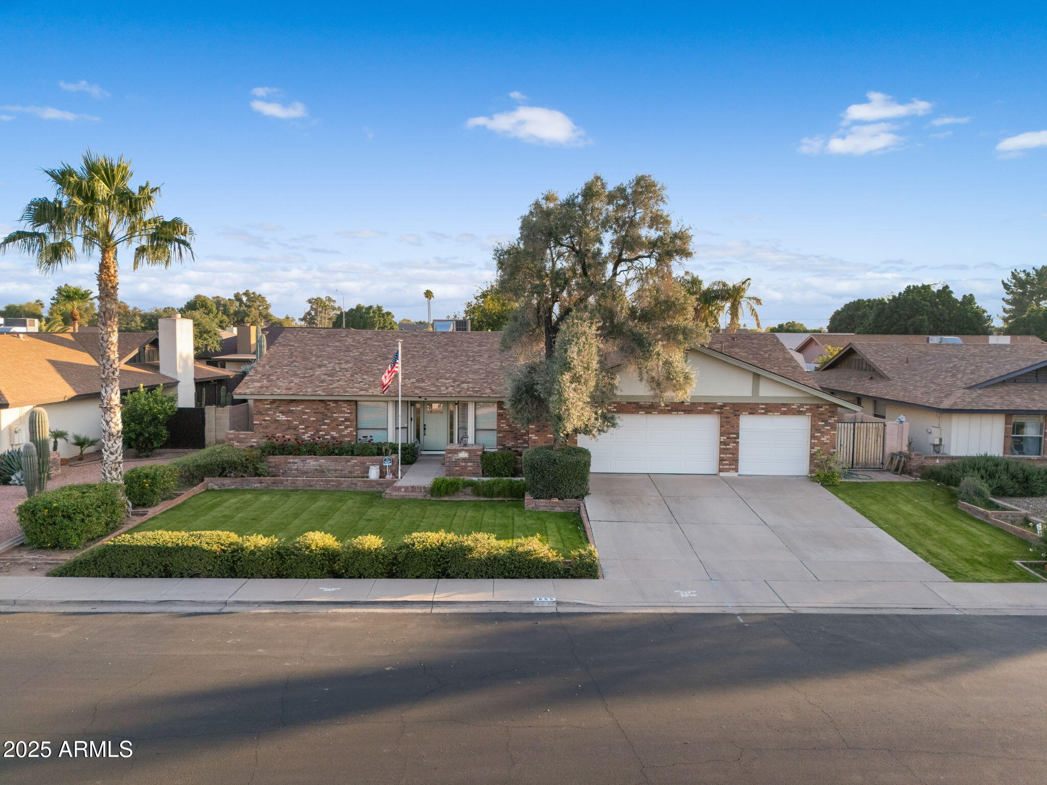 2655 E ENCANTO Street