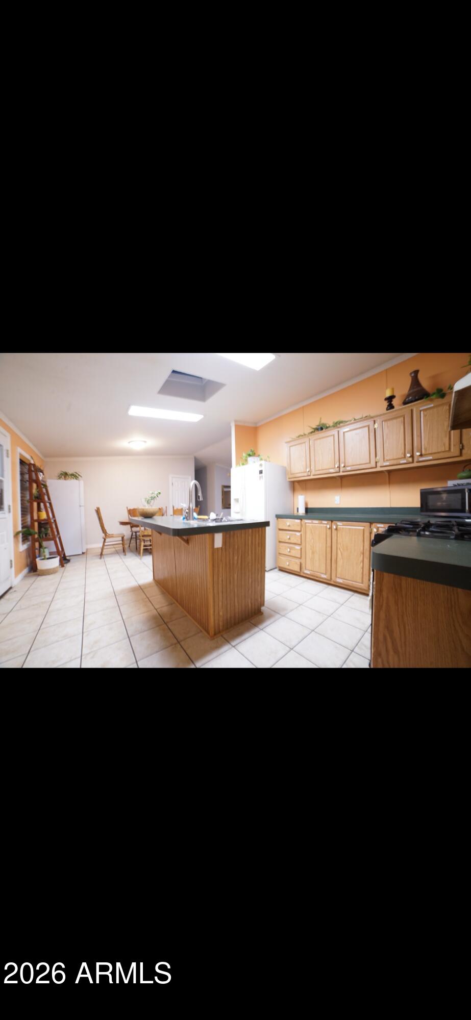 2075 W Alaska Avenue