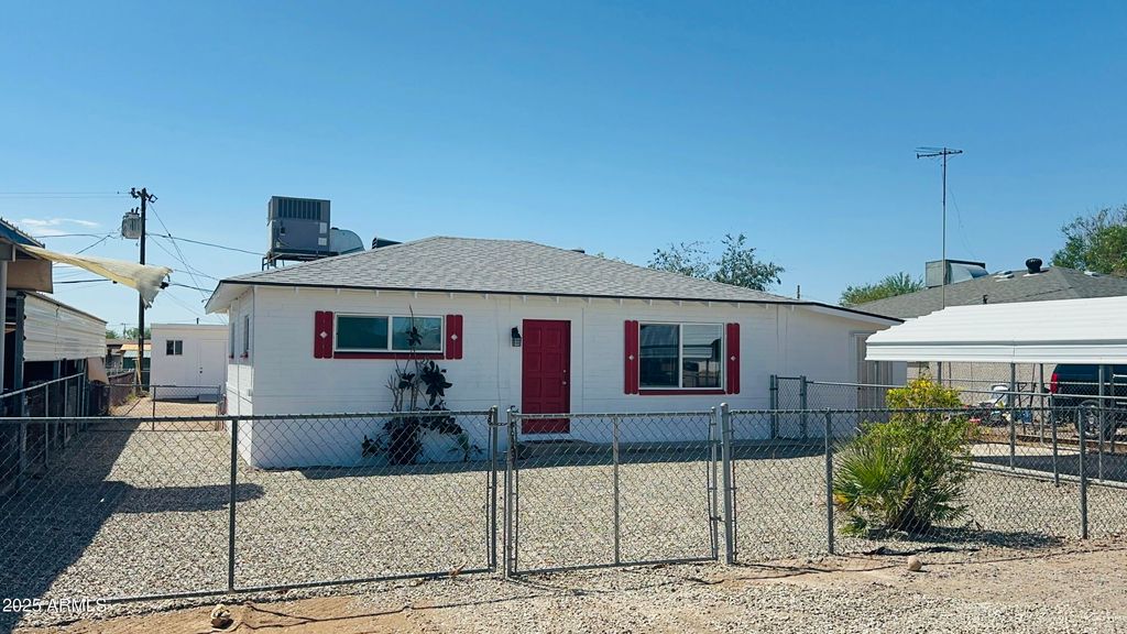 Photo of 109 5th Avenue E, Buckeye, AZ 85326 (MLS # 6922590)