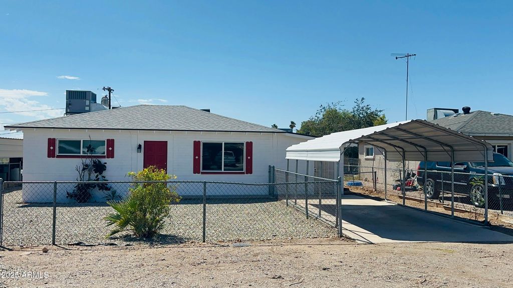 Photo of 109 5th Avenue E, Buckeye, AZ 85326 (MLS # 6922590)