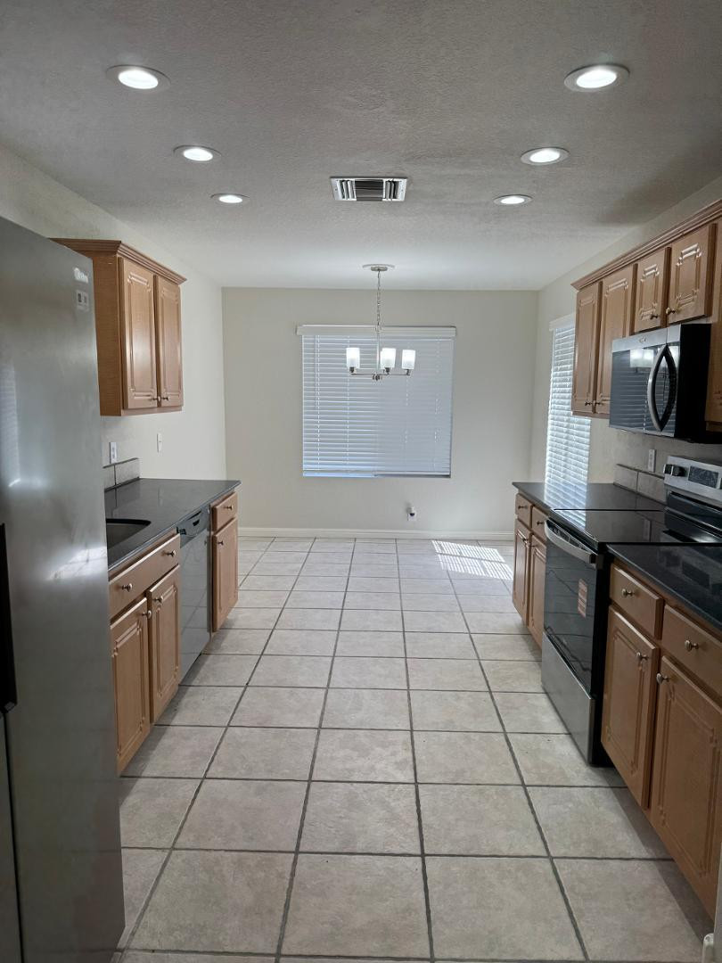 8565 W Tuckey Lane