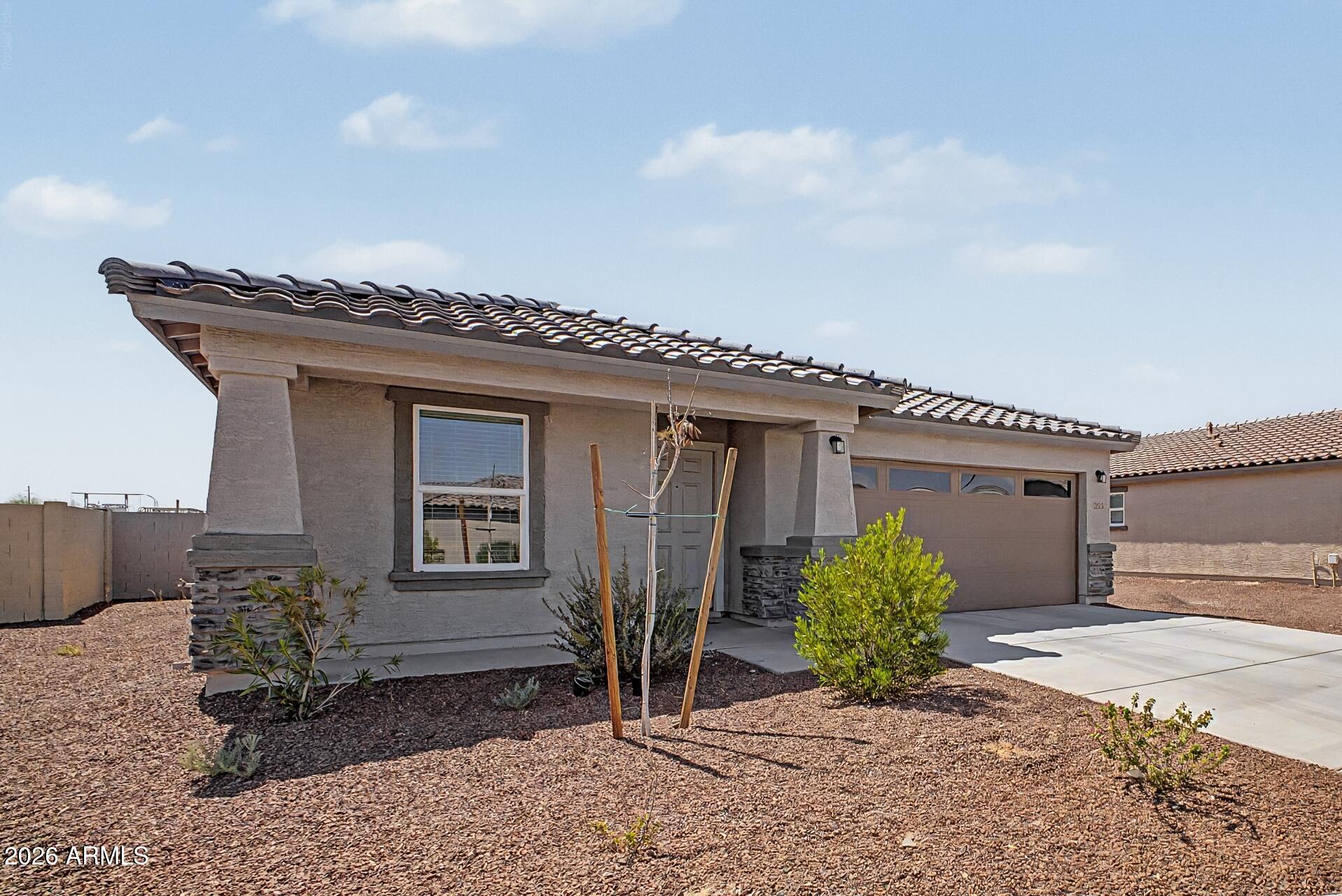 2823 N WESTRIDGE Lane