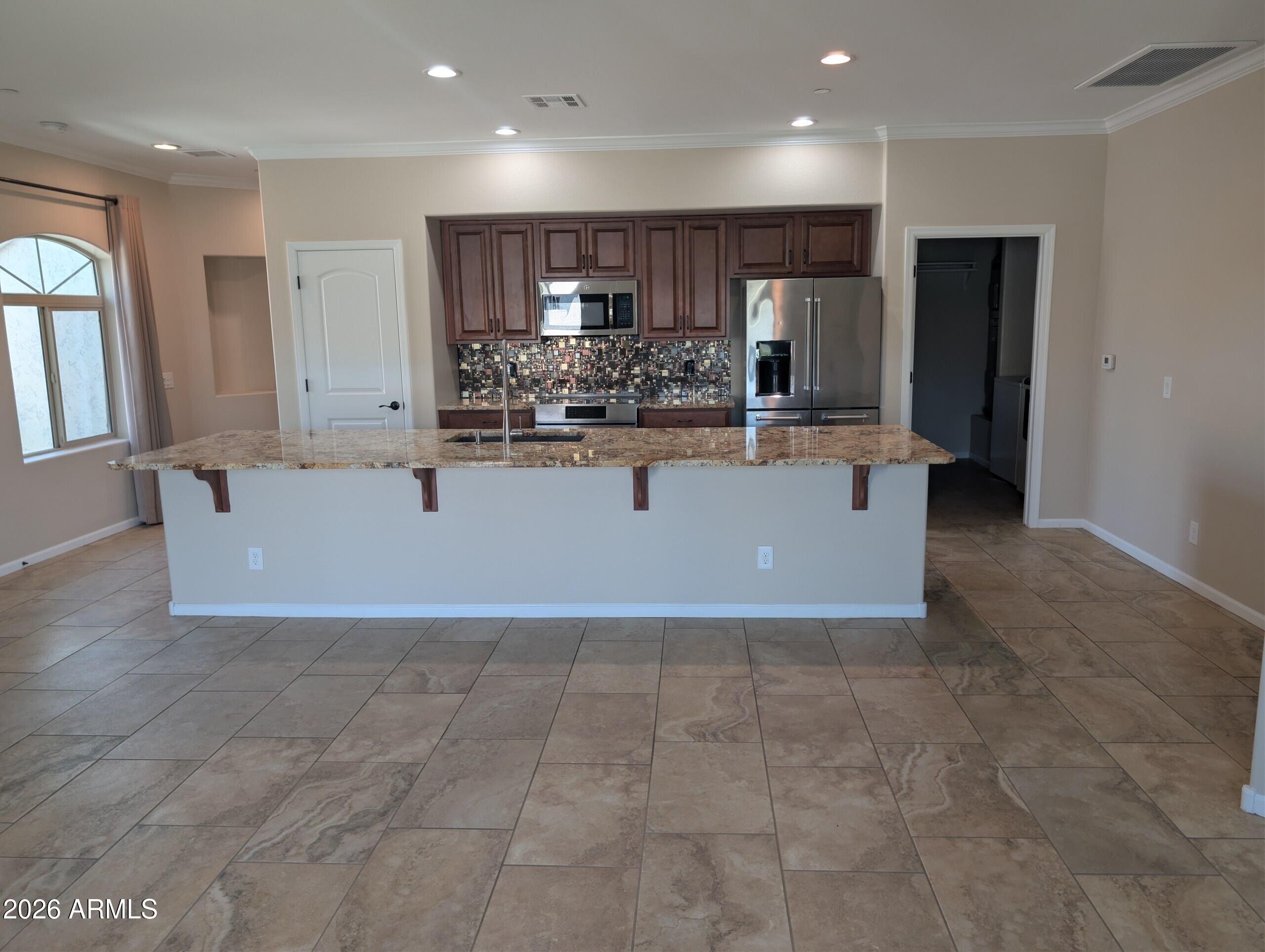 900 S CANAL Drive 206