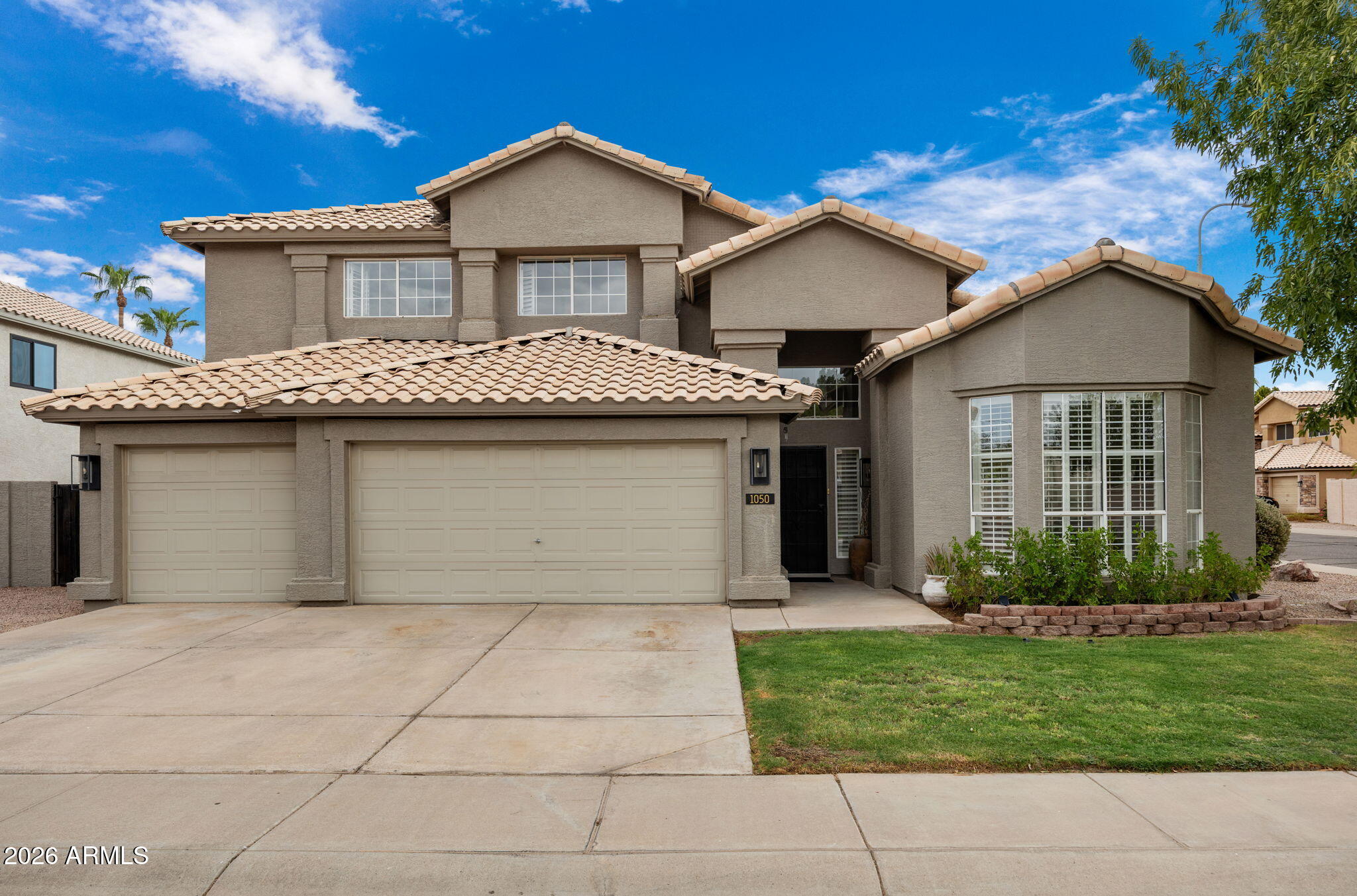 1050 E BAYLOR Lane