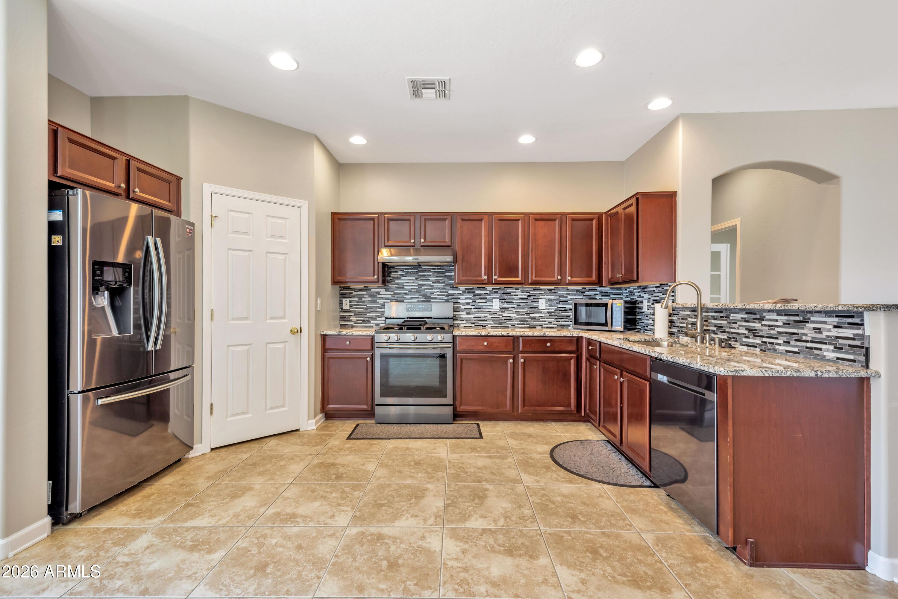 1220 E HEATHER Drive