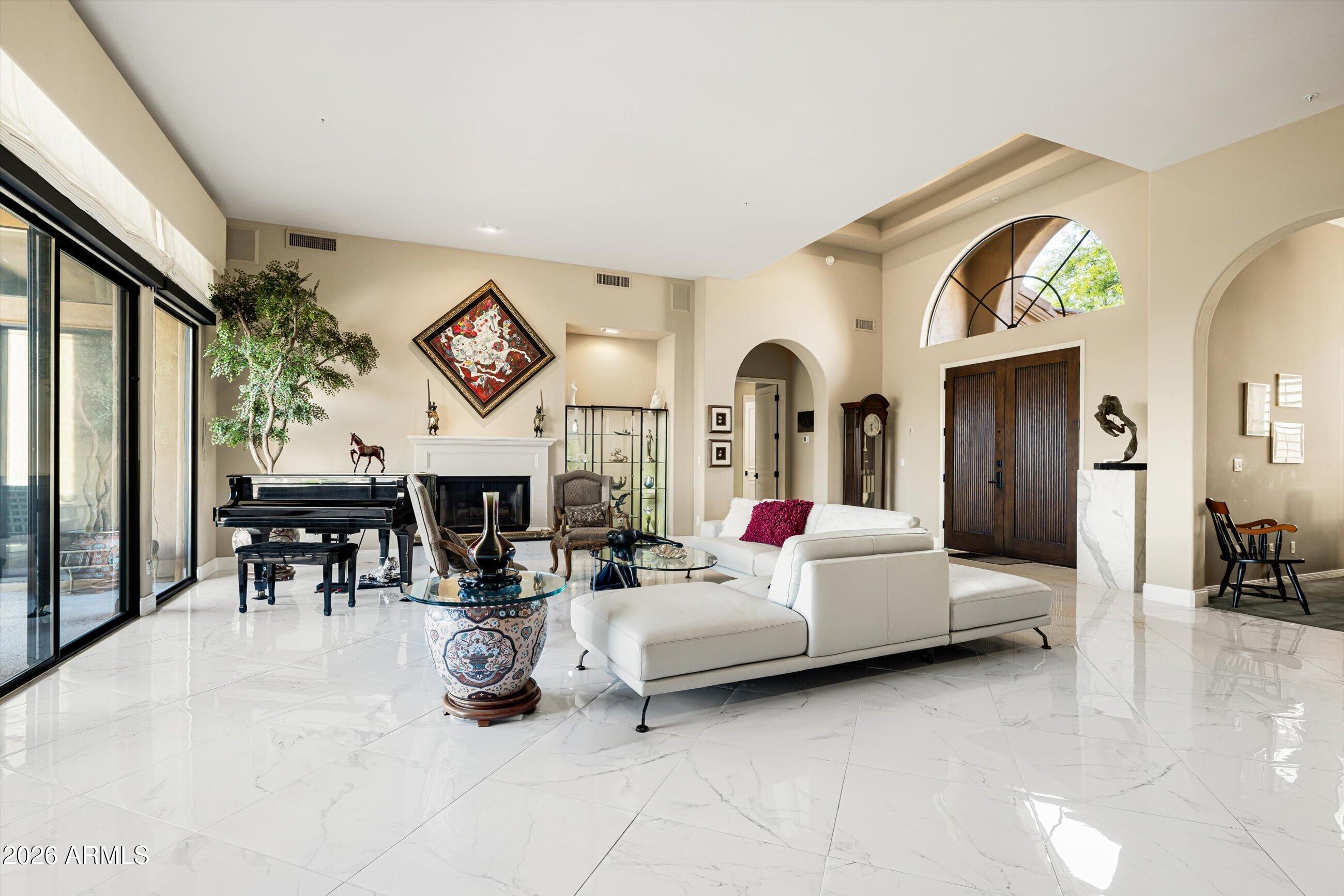SCOTTSDALE MOUNTAIN - Residential