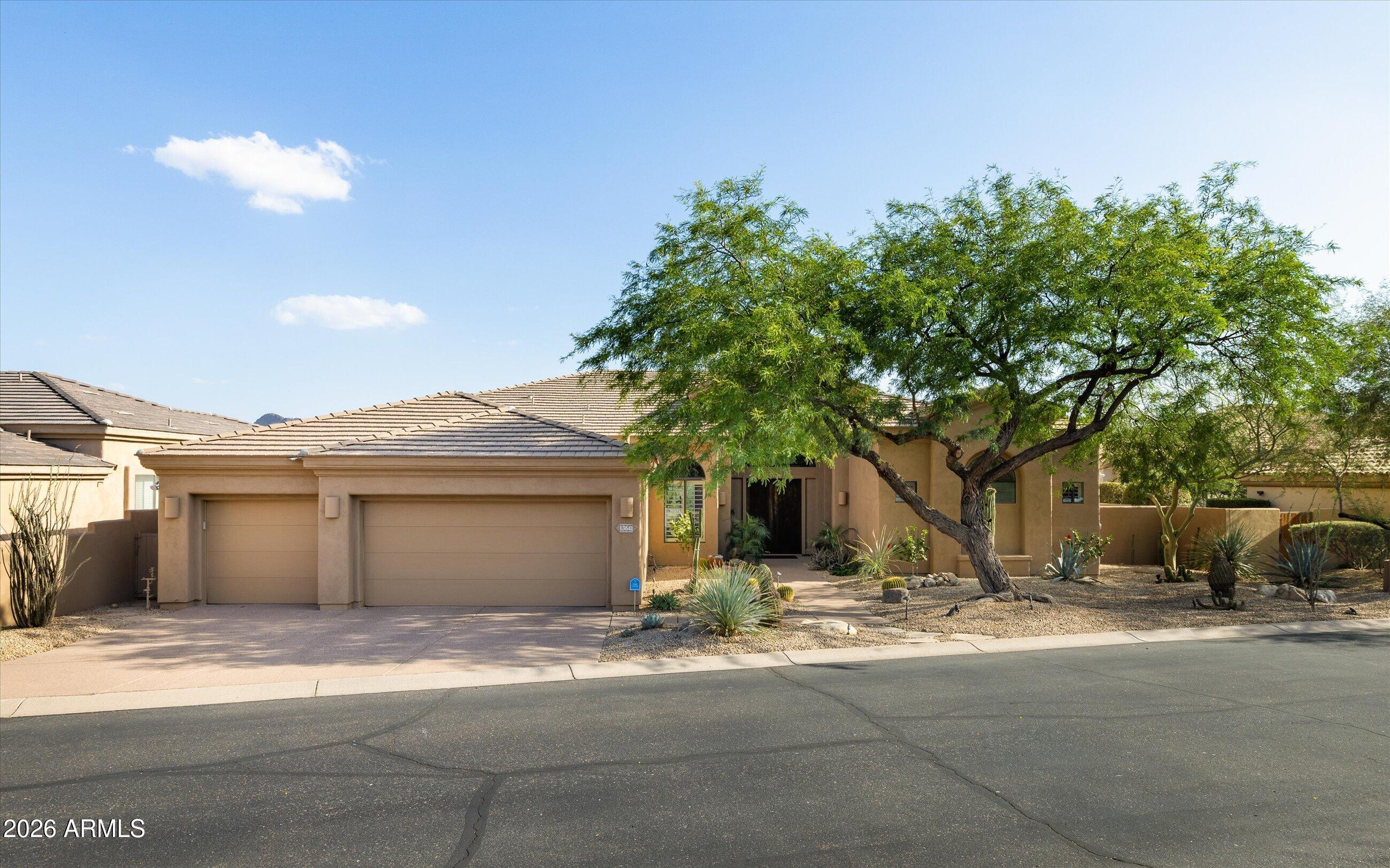 SCOTTSDALE MOUNTAIN - Residential
