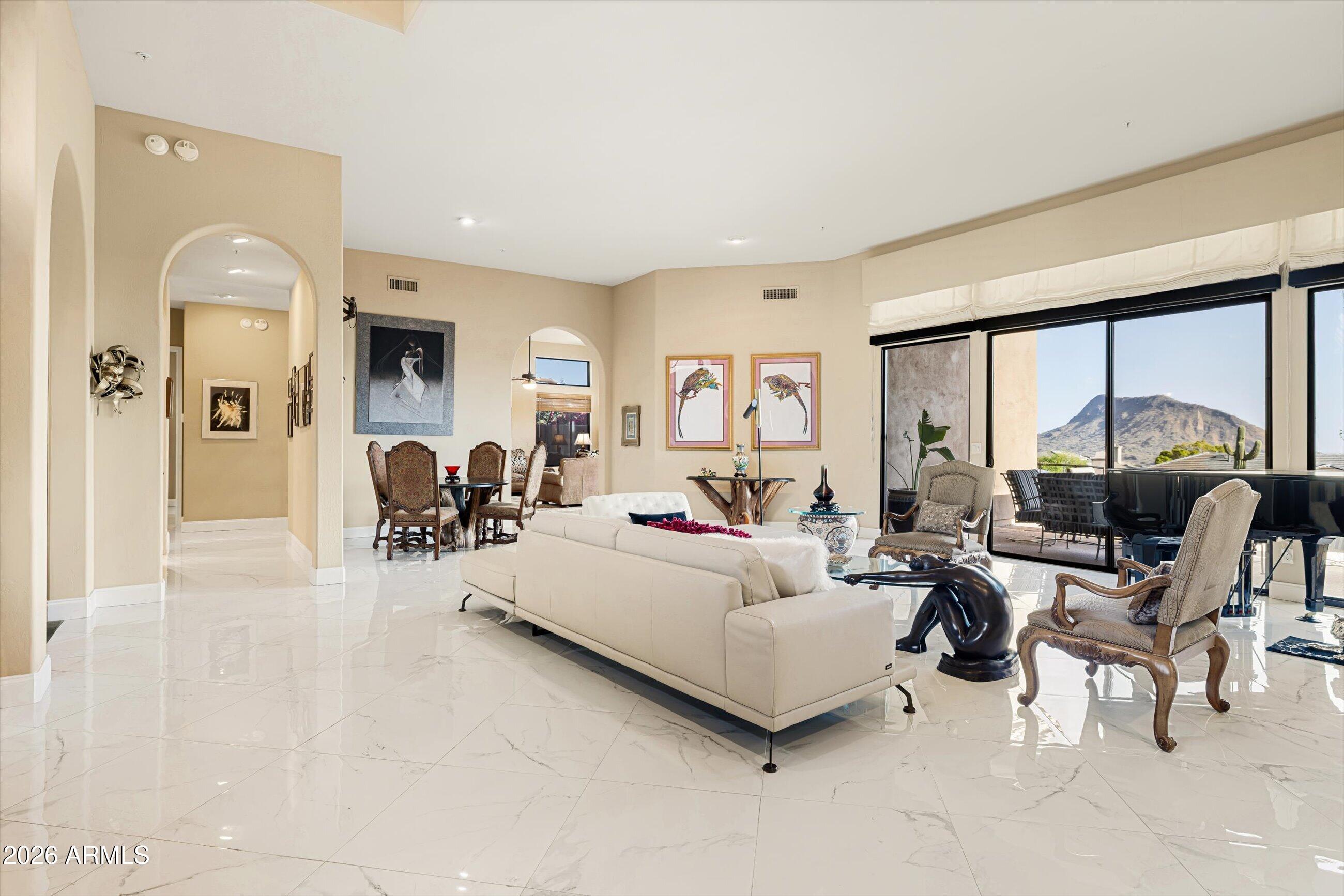 SCOTTSDALE MOUNTAIN - Residential