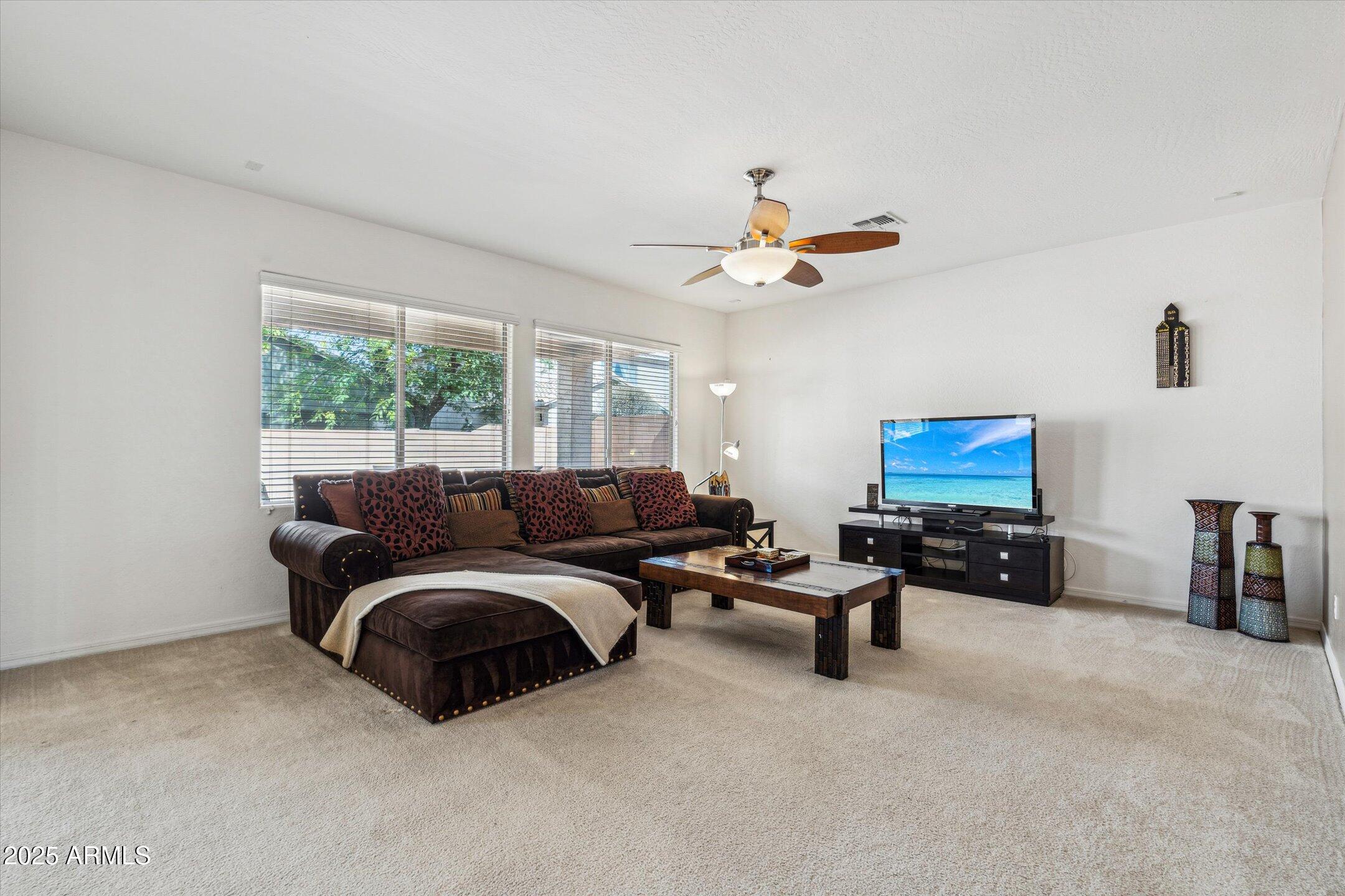 9042 W PINNACLE VISTA Drive