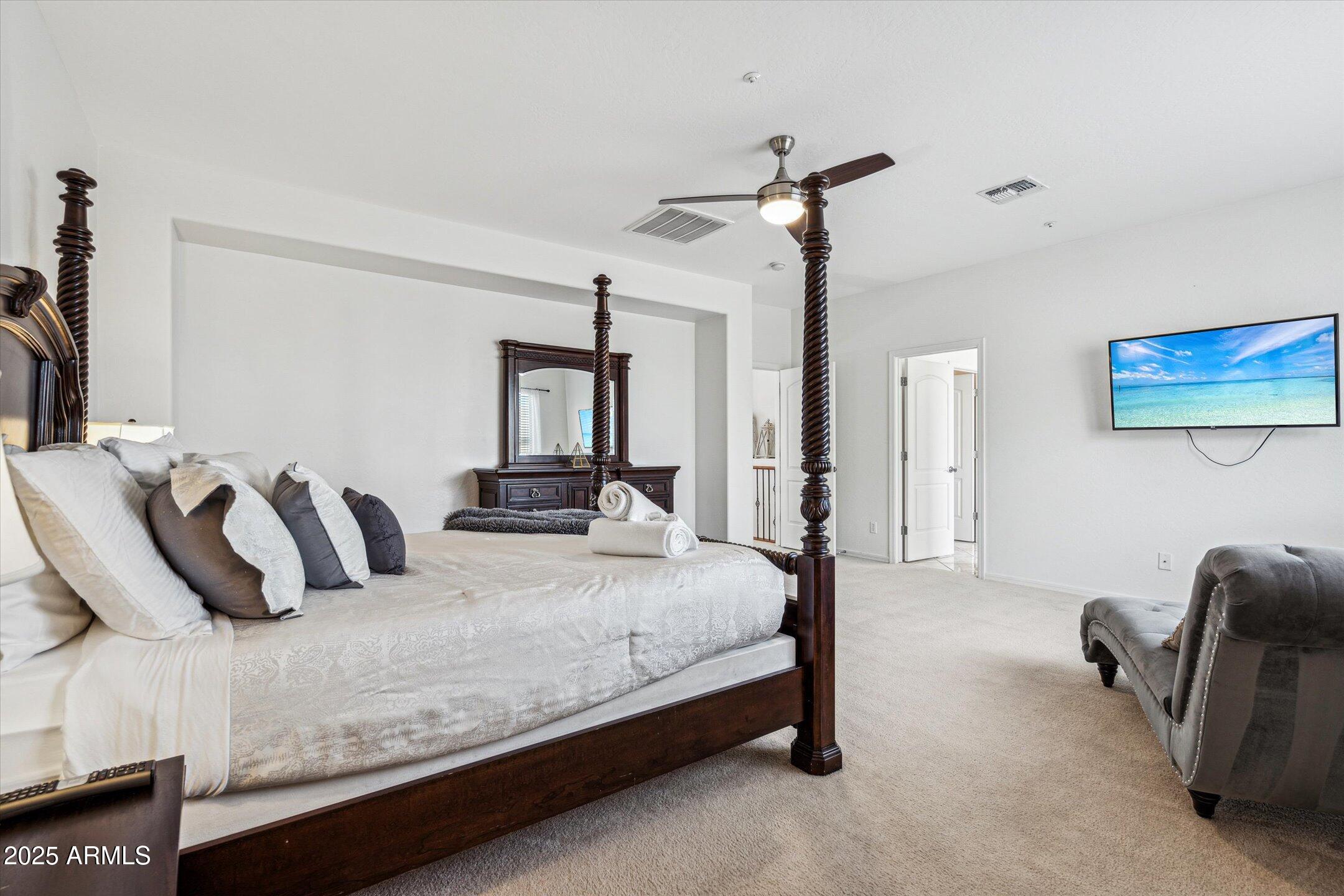 9042 W PINNACLE VISTA Drive