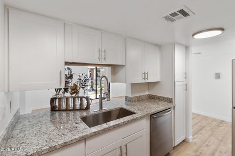 3033 E DEVONSHIRE Avenue 2033 Phoenix AZ 85016