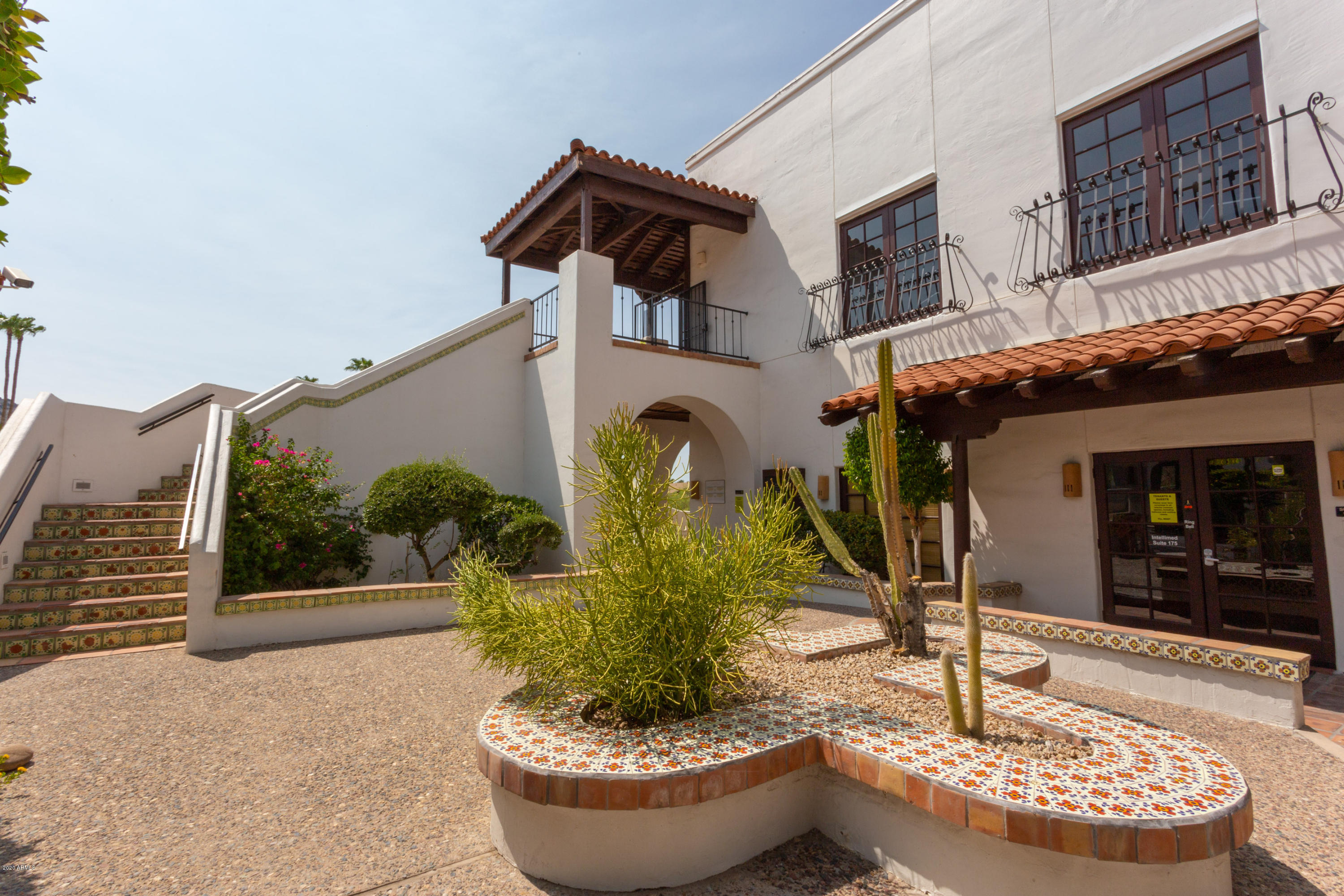 1825 E NORTHERN Avenue 225