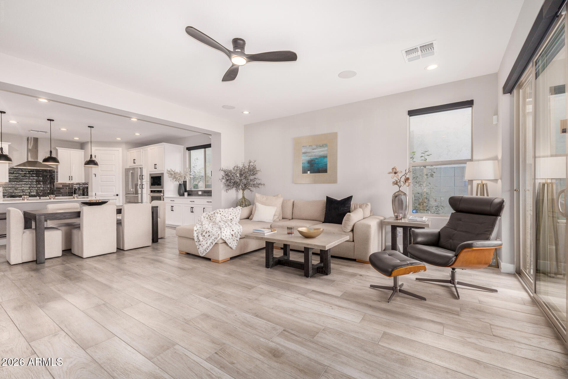 1946 W HORSETAIL Trail